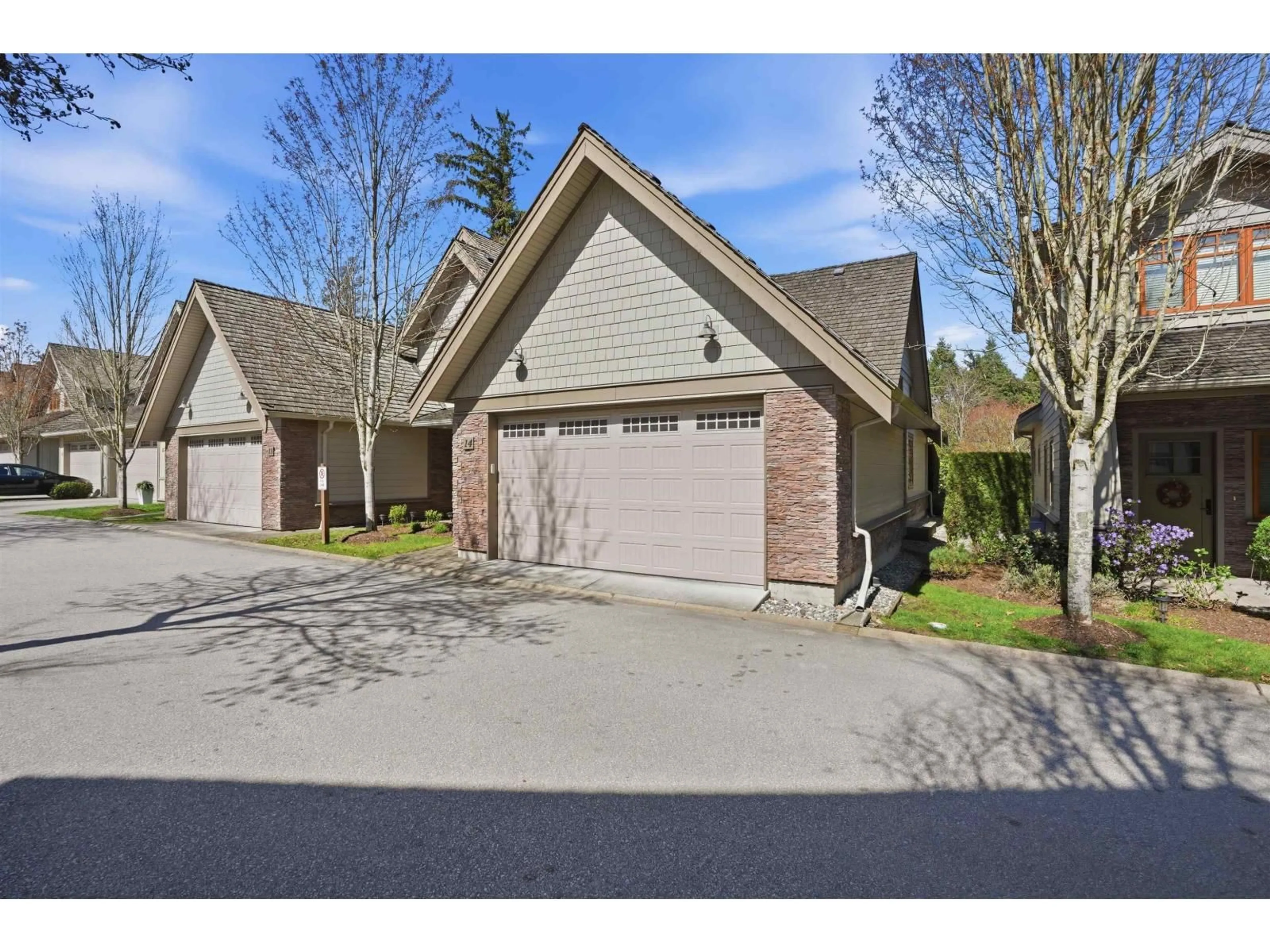 Indoor garage for 14 - 3122 160TH STREET, Surrey British Columbia V3Z8K5