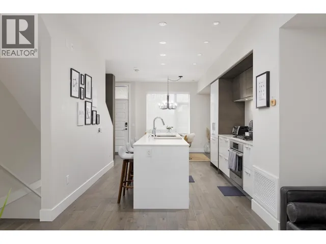 7476 GRANVILLE STREET, Vancouver 5