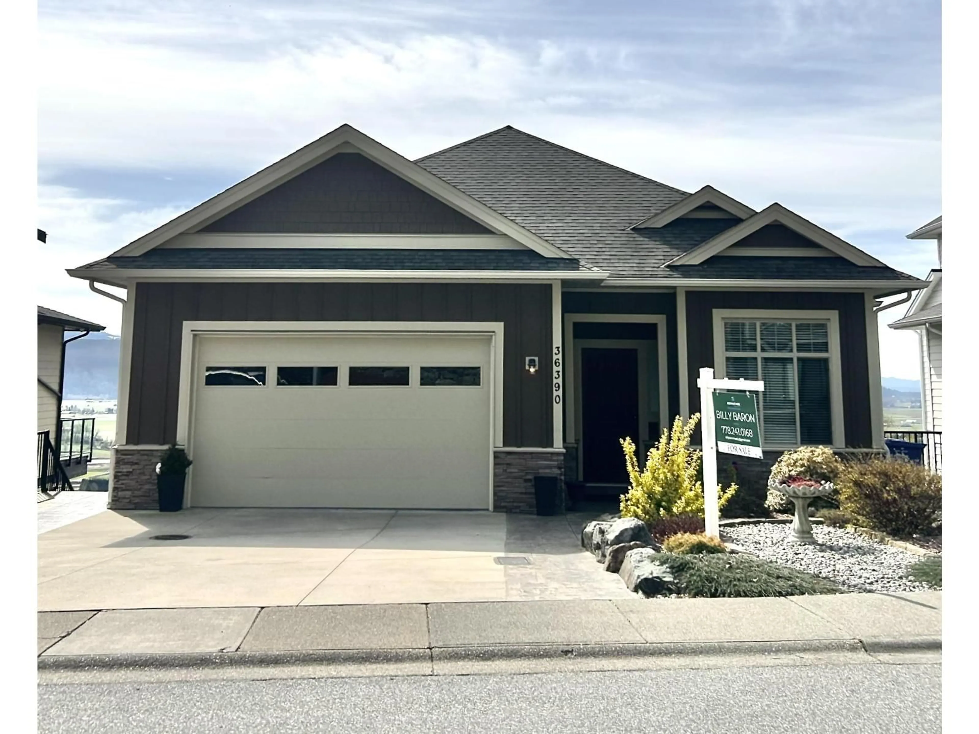 Home with vinyl exterior material, street for 36390 EPWORTH COURT, Abbotsford British Columbia V3G0B2
