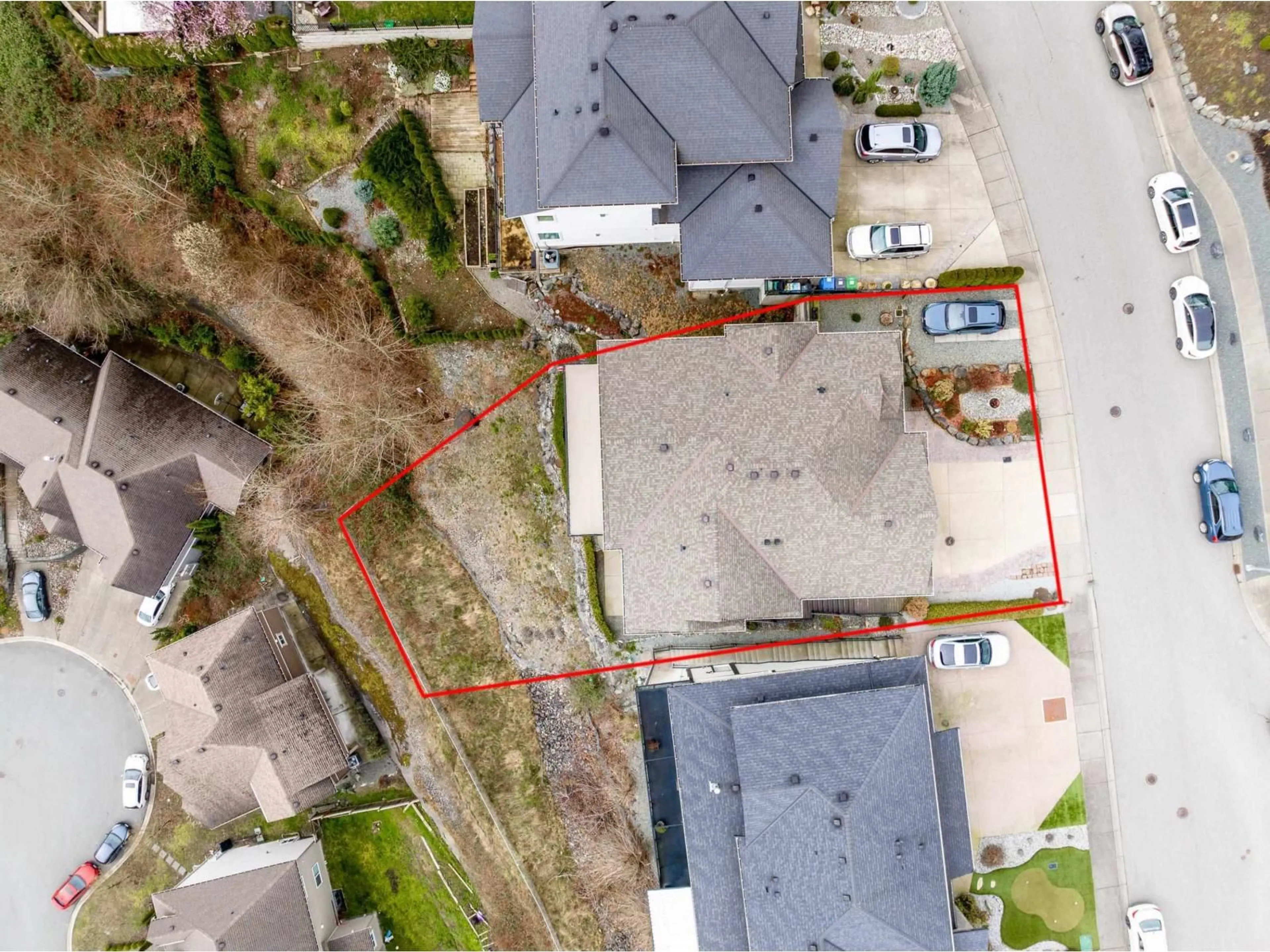 A pic from outside/outdoor area/front of a property/back of a property/a pic from drone, street for 36390 EPWORTH COURT, Abbotsford British Columbia V3G0B2