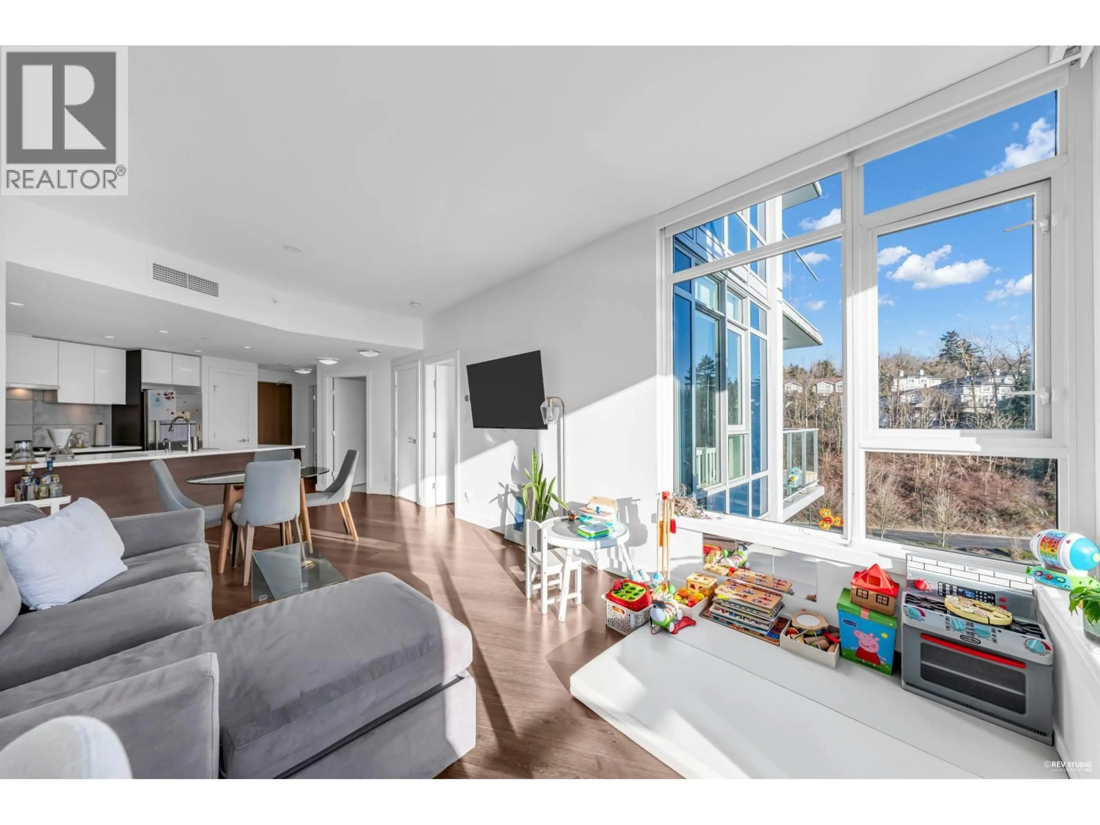Living room with furniture, unknown for 716 - 3557 SAWMILL CRESCENT, Vancouver British Columbia V5S0E2