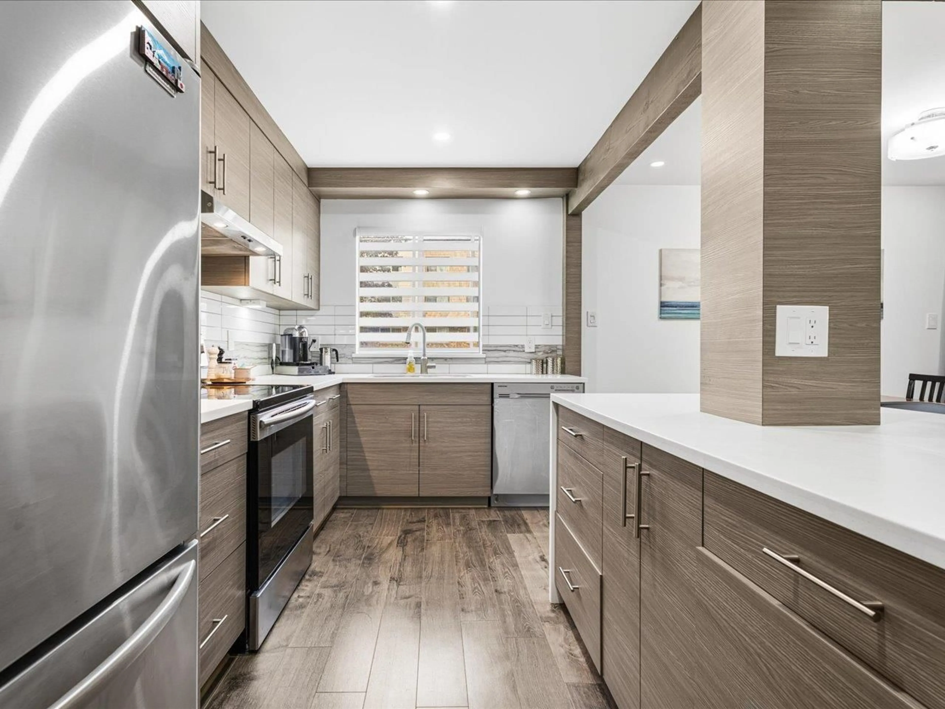 Contemporary kitchen, ceramic/tile floor for 201 - 1379 MERKLIN STREET, White Rock British Columbia V4B4C2