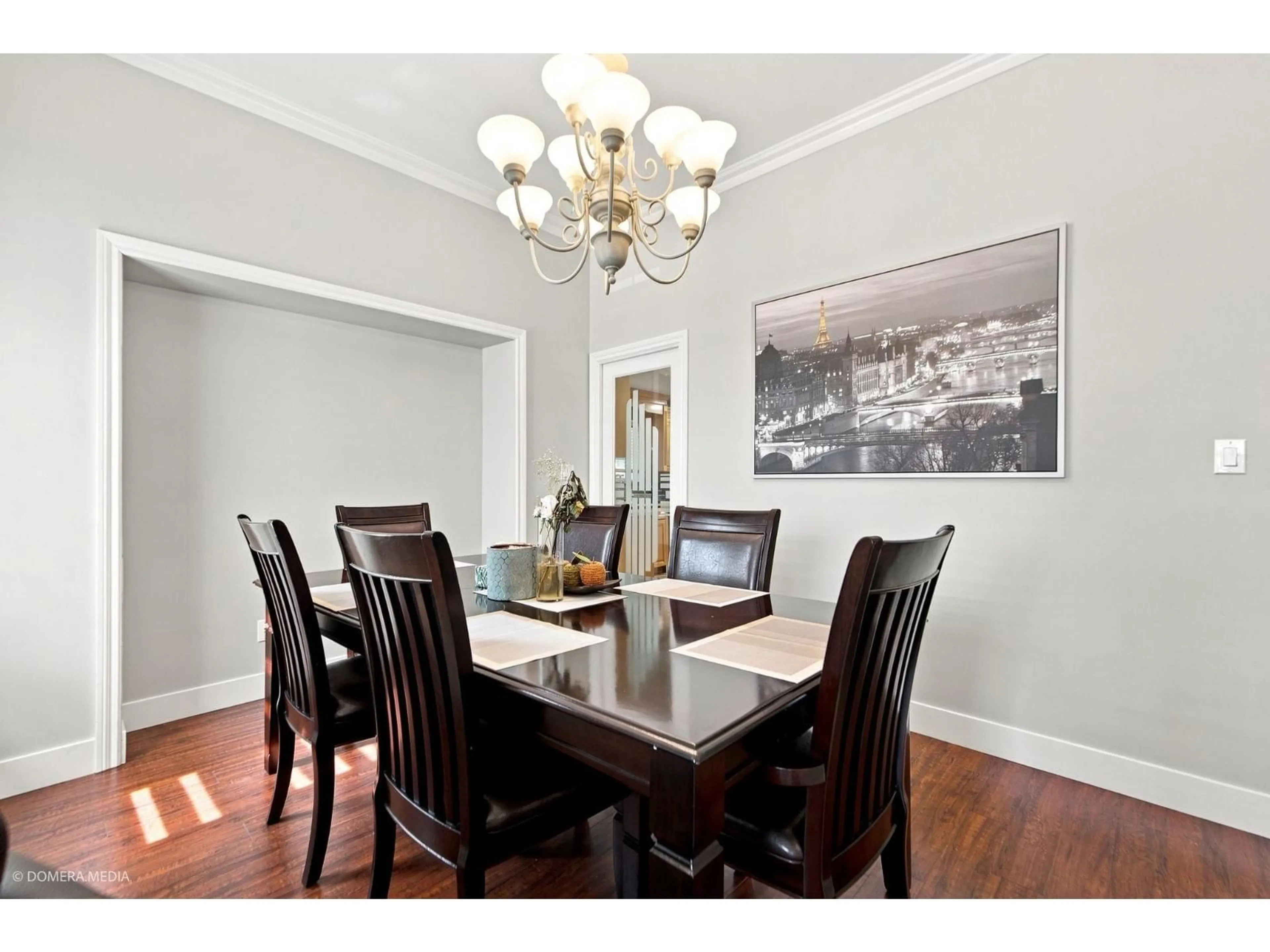 Dining room, wood/laminate floor for 6045 131 STREET, Surrey British Columbia V3X3N4