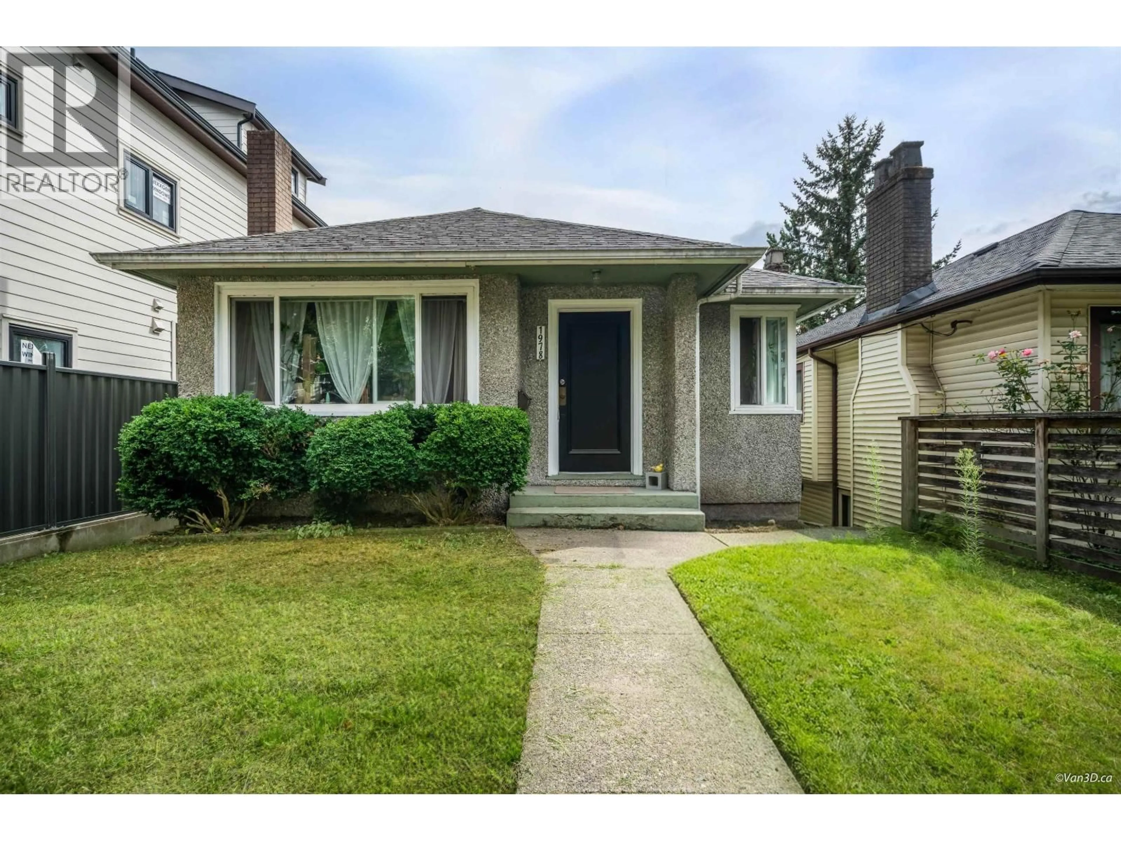 Home with brick exterior material, street for 1978 8TH AVENUE, Vancouver British Columbia V5N1V1