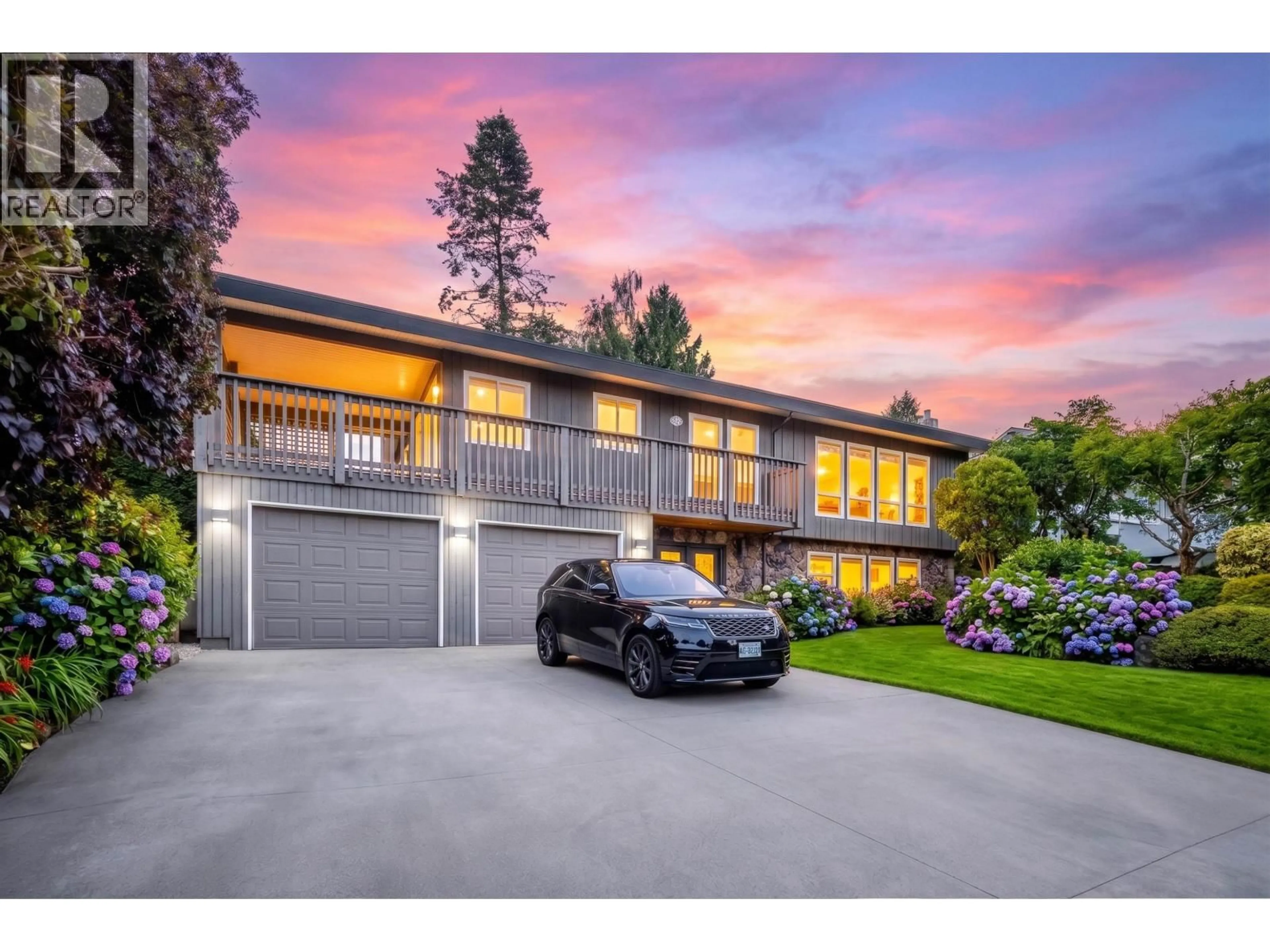 A pic from outside/outdoor area/front of a property/back of a property/a pic from drone, street for 5372 5B AVENUE, Delta British Columbia V4M1K5