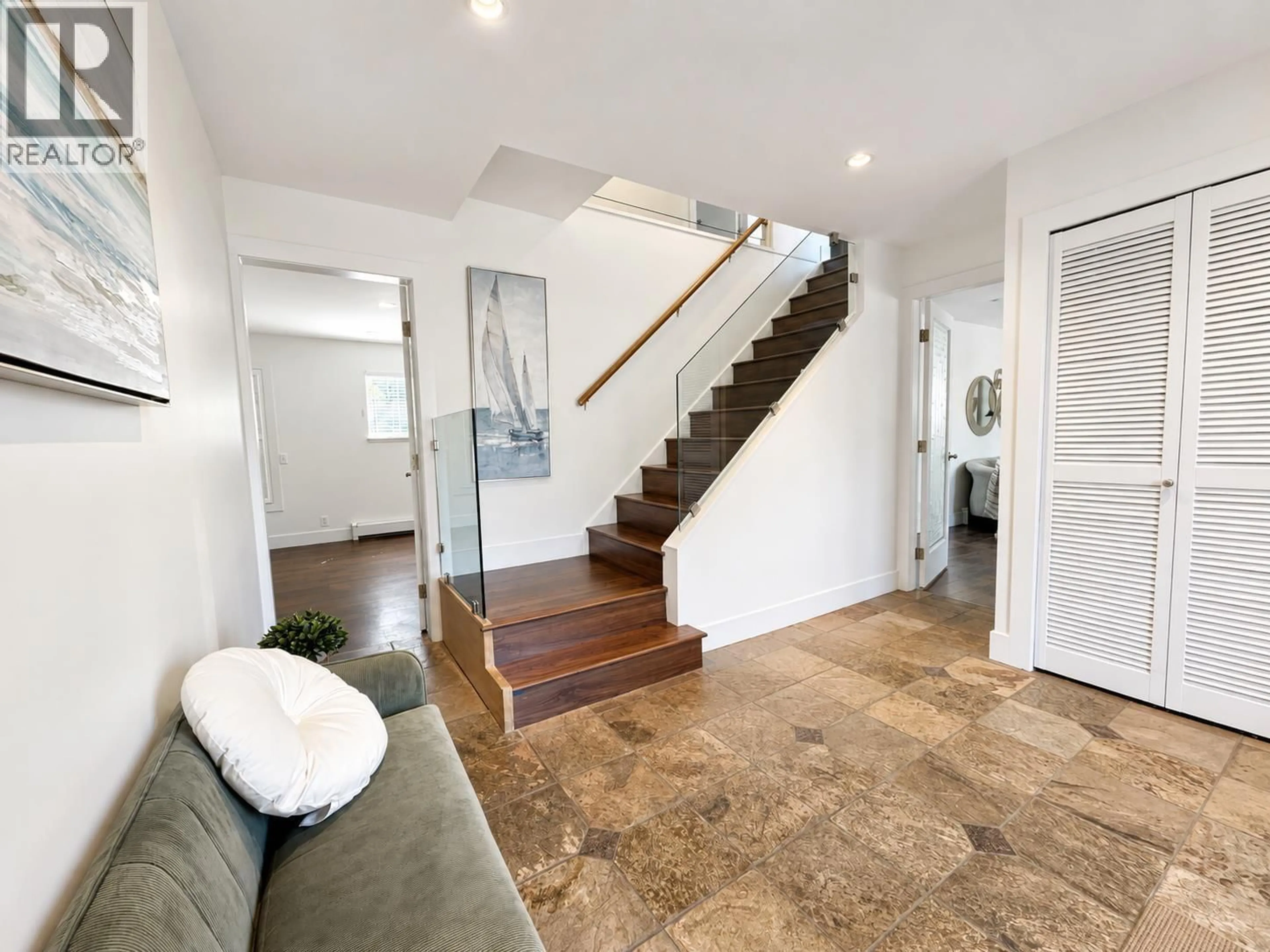 Indoor entryway for 5372 5B AVENUE, Delta British Columbia V4M1K5