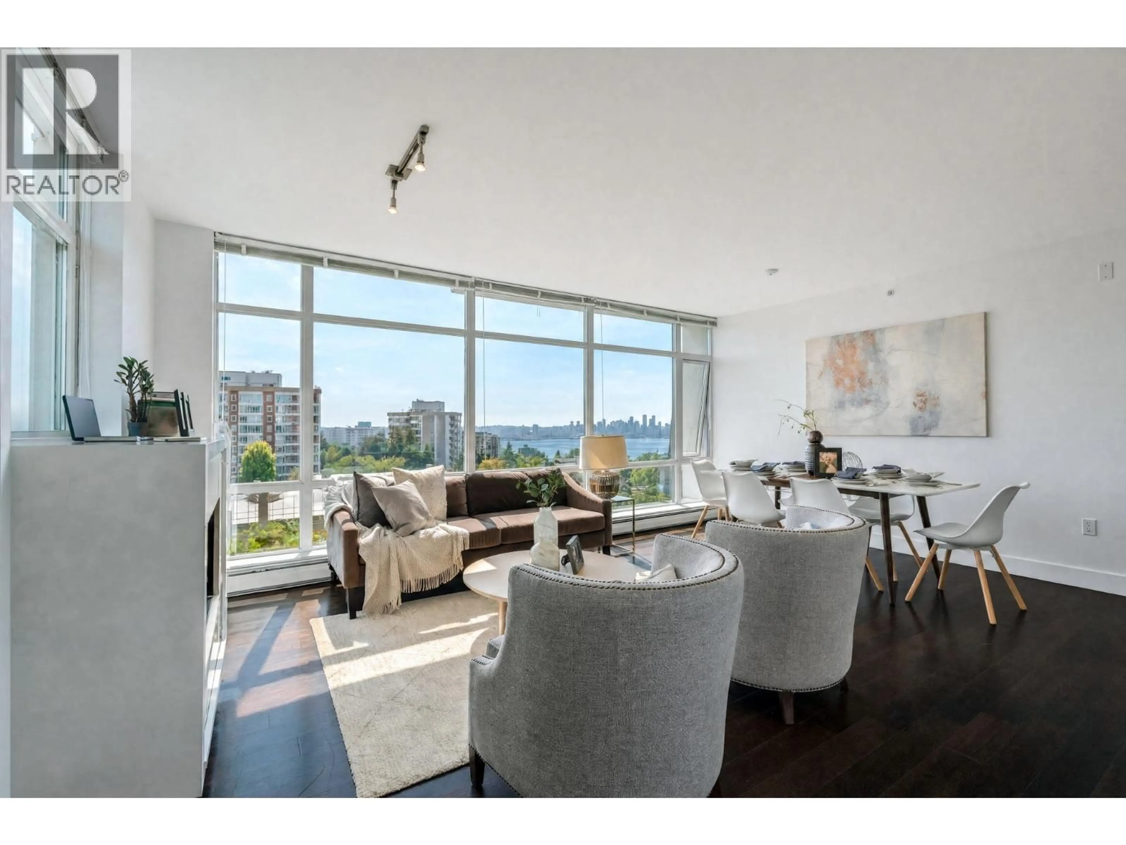 Living room with furniture, unknown for 601 - 1320 CHESTERFIELD AVENUE, North Vancouver British Columbia V7M0A6