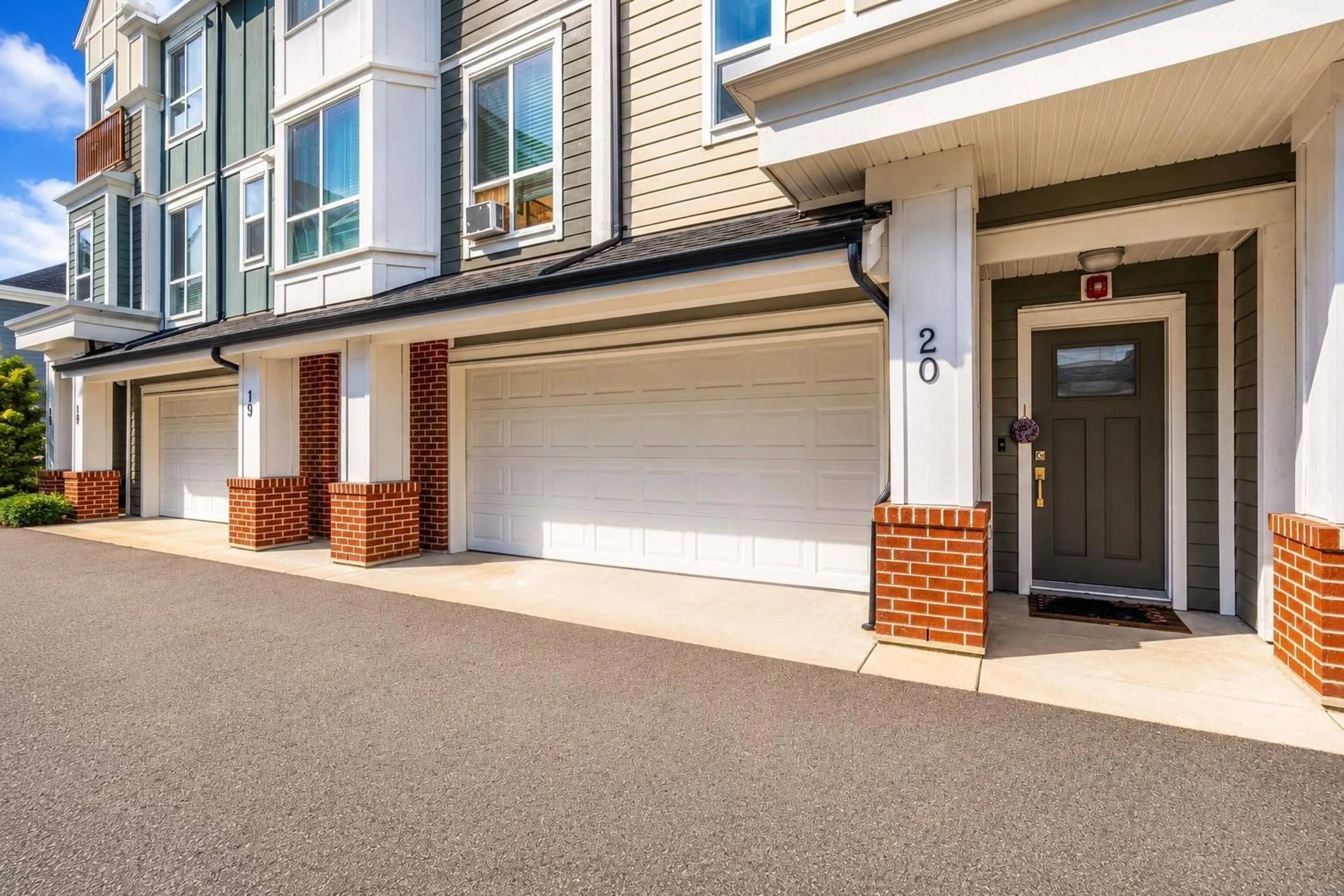 Unknown for 20 - 20723 FRASER HIHGWAY, Langley British Columbia V3A0K2