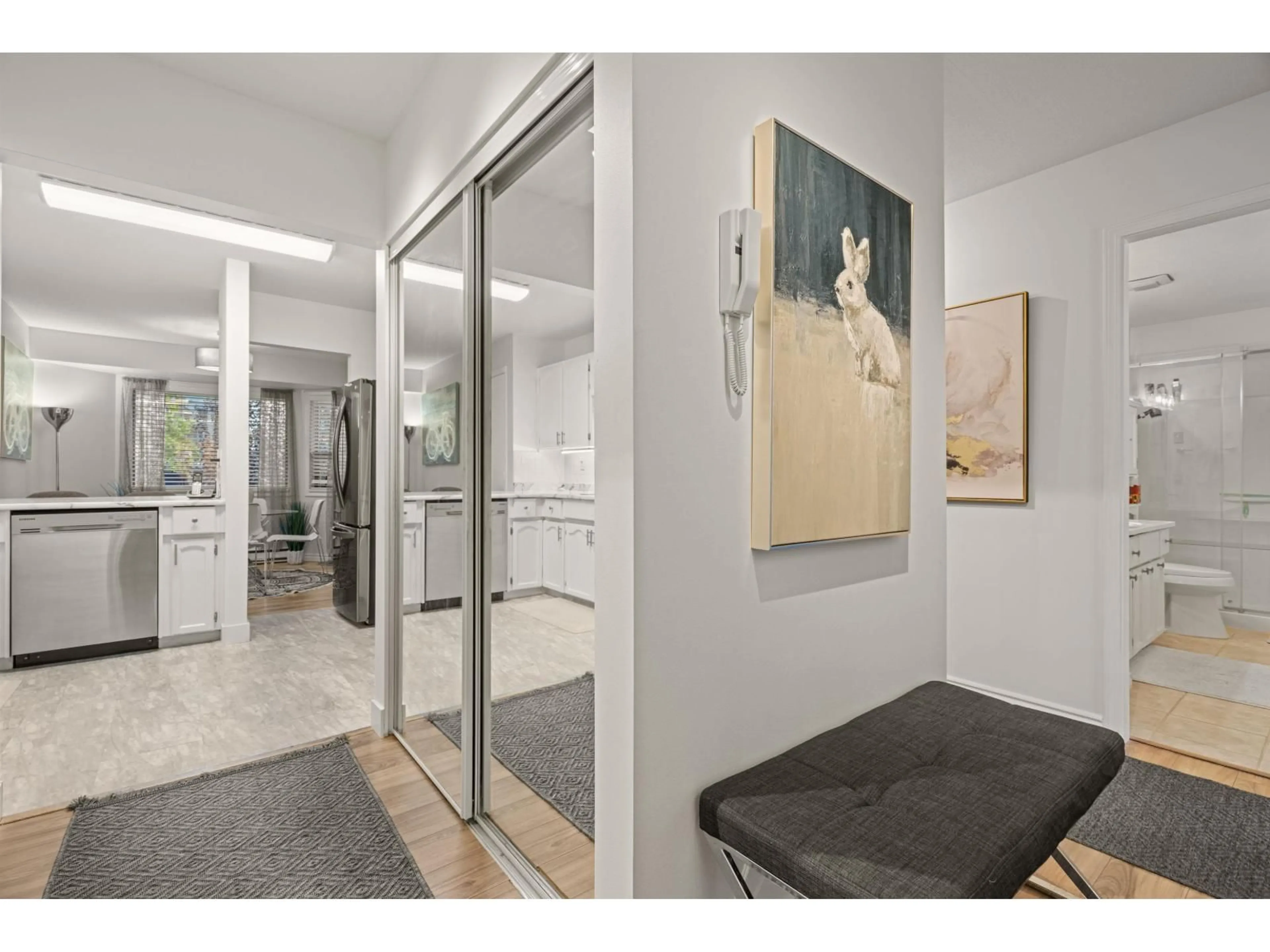Indoor entryway for 2 - 7455 HURON STREET, Chilliwack British Columbia V2R2R9
