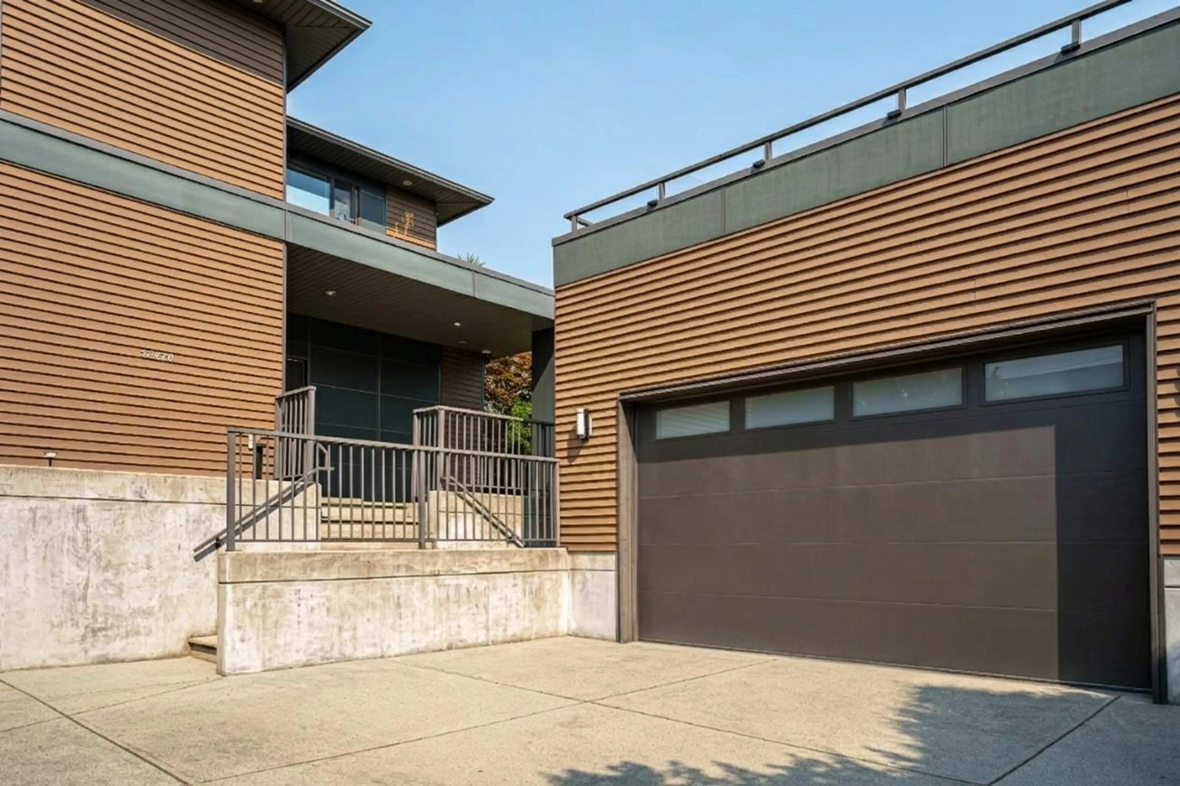Home with brick exterior material, street for 33879 KNIGHT AVENUE, Mission British Columbia V2V7C7
