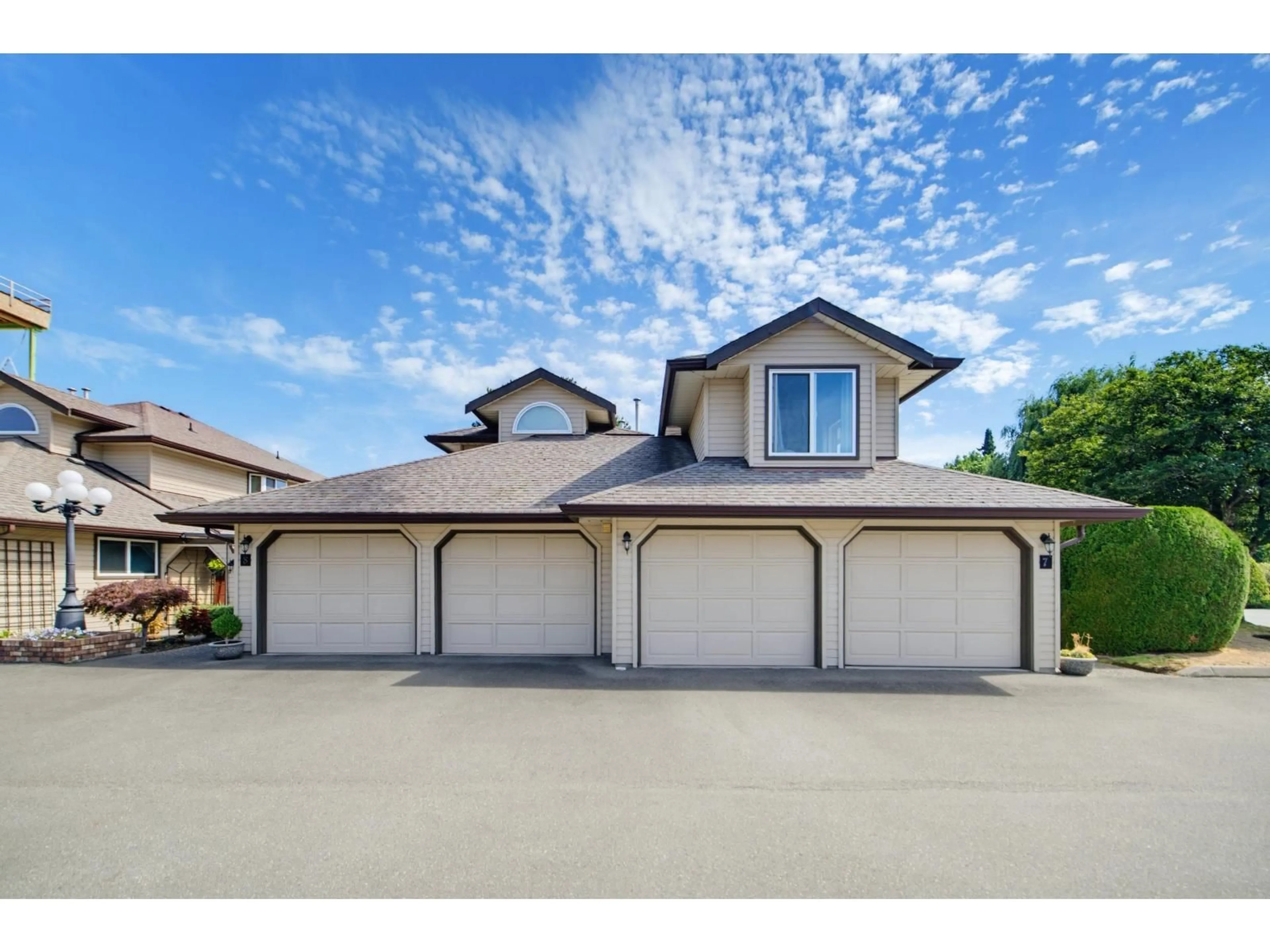 Indoor garage for 7 - 9515 WOODBINE STREET, Chilliwack British Columbia V2P7T1