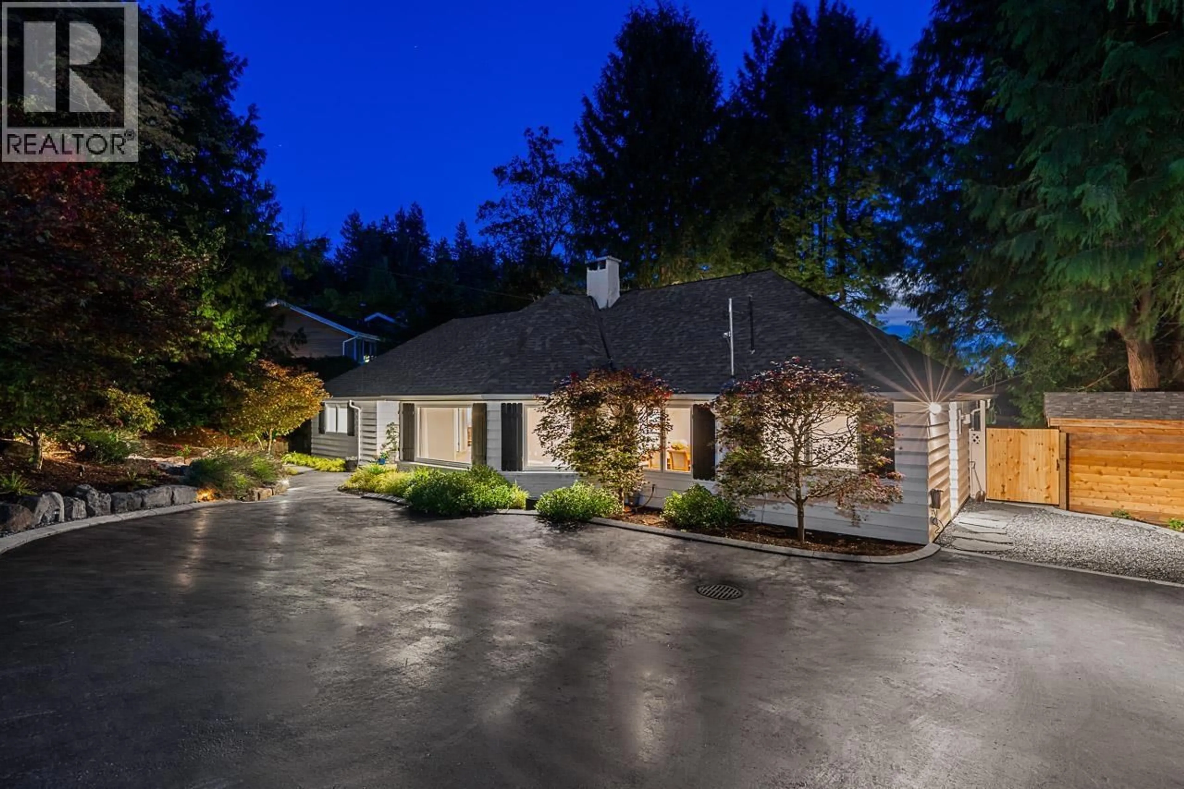 A pic from outside/outdoor area/front of a property/back of a property/a pic from drone, unknown for 4740 RUTLAND ROAD, West Vancouver British Columbia V7W1G7