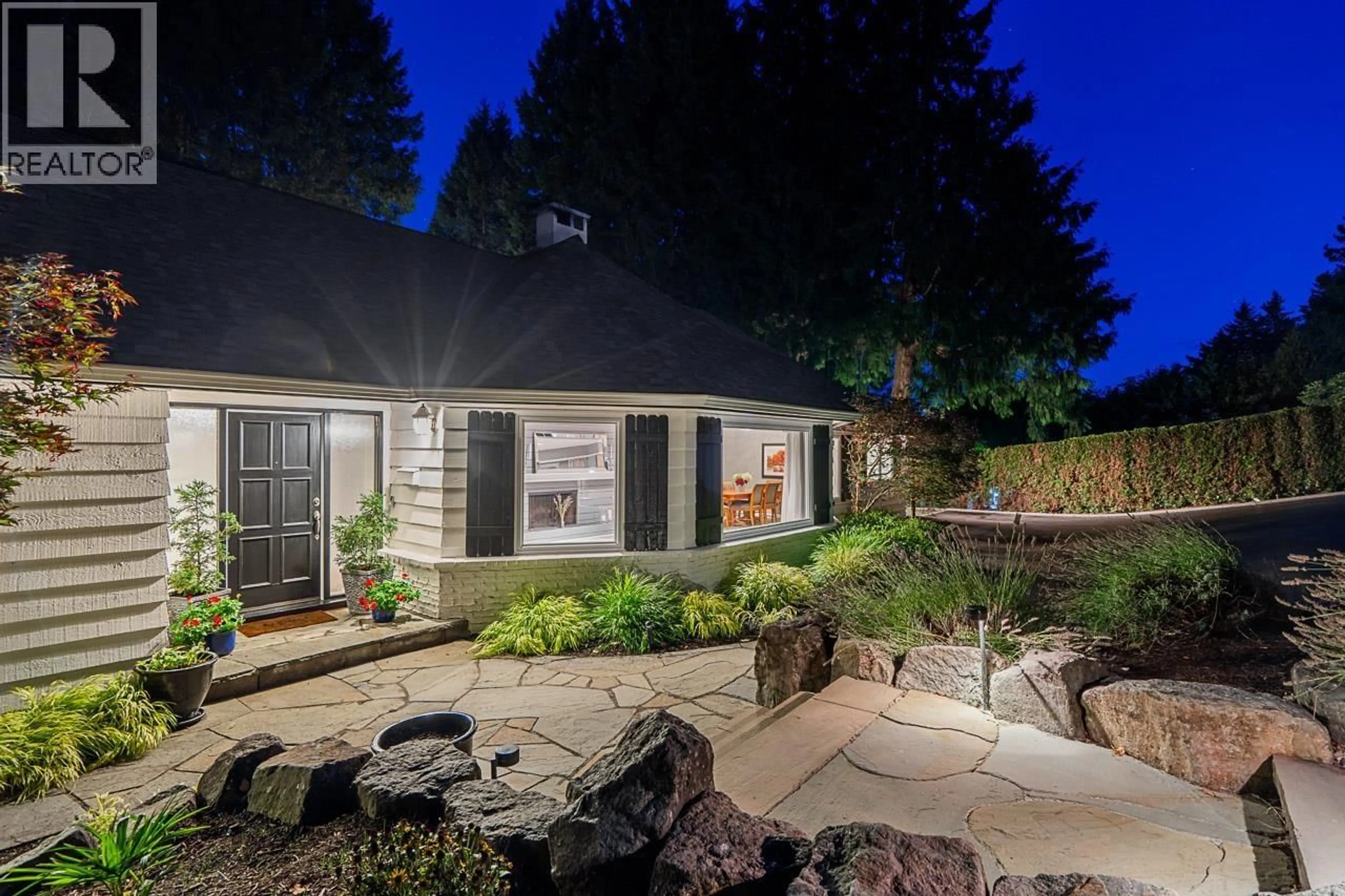 Patio, unknown for 4740 RUTLAND ROAD, West Vancouver British Columbia V7W1G7