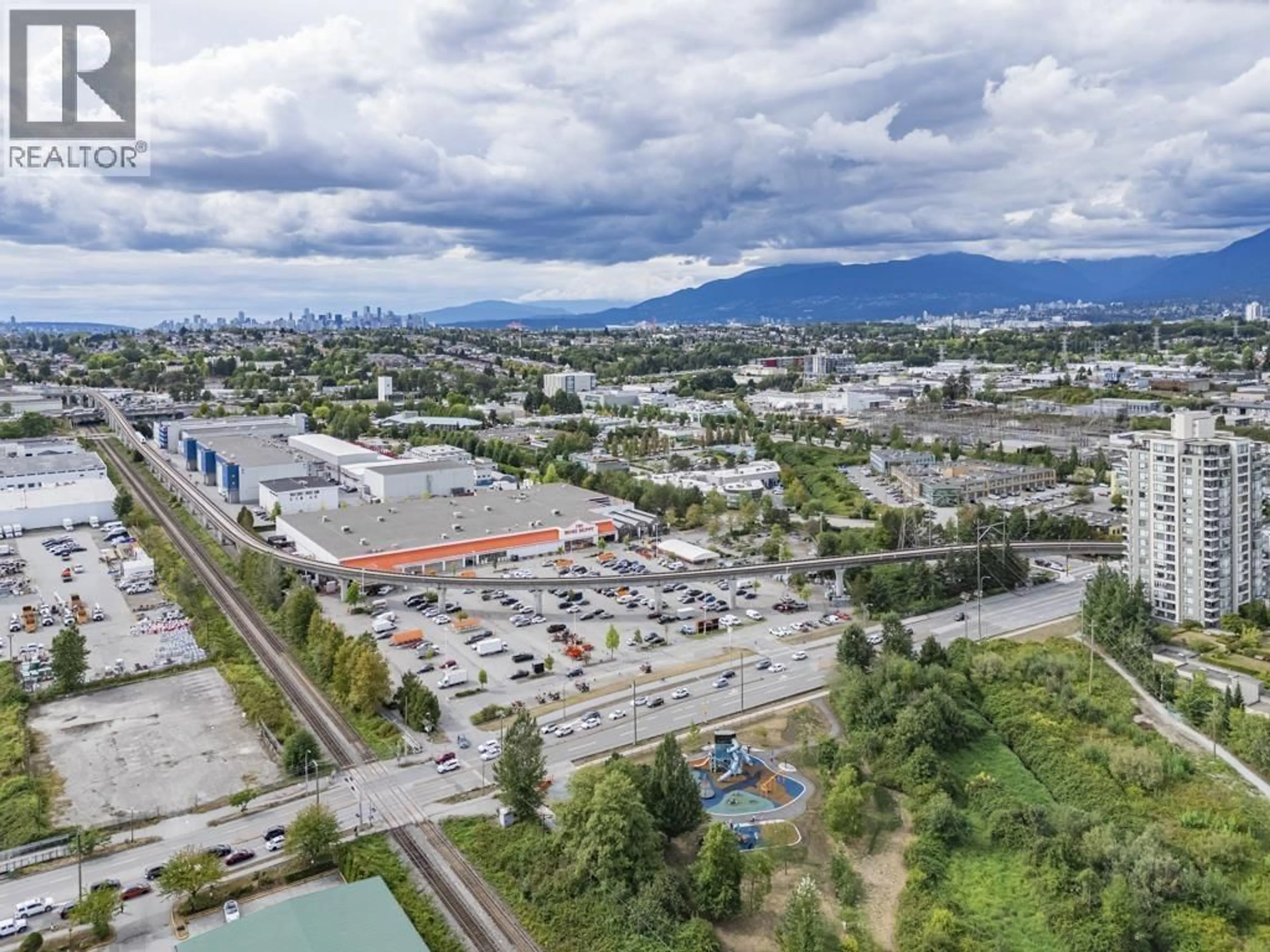 A pic from outside/outdoor area/front of a property/back of a property/a pic from drone, mountain view for 2501 - 2355 MADISON AVENUE, Burnaby British Columbia V5C0B3