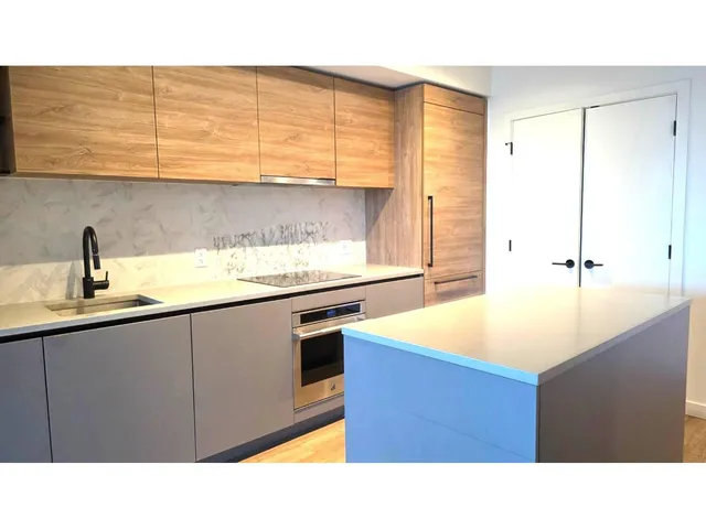 809 - 10448 UNIVERSITY DRIVE, Surrey 2