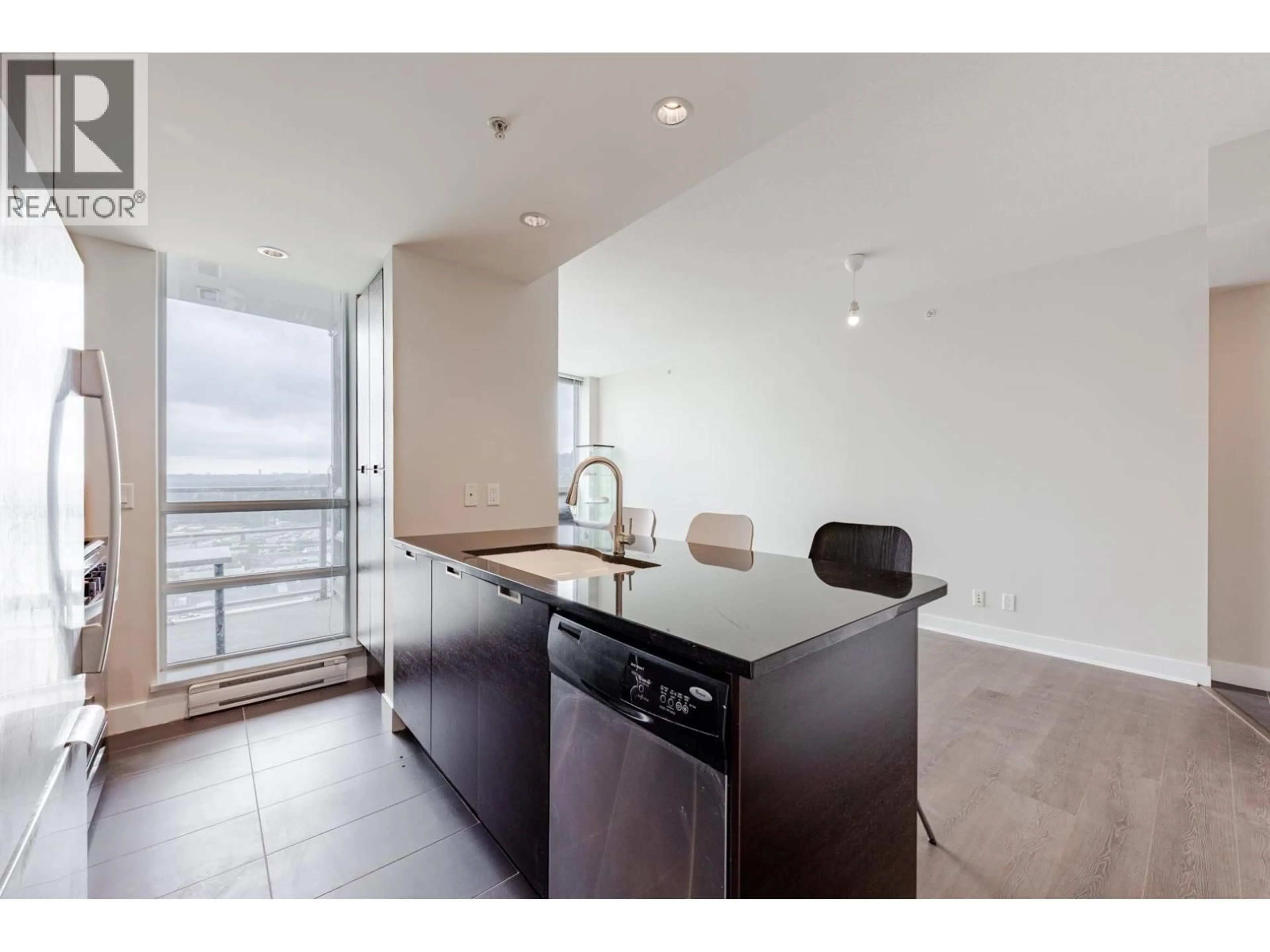 Unknown for 2707 - 2968 GLEN DRIVE, Coquitlam British Columbia V3B0C4