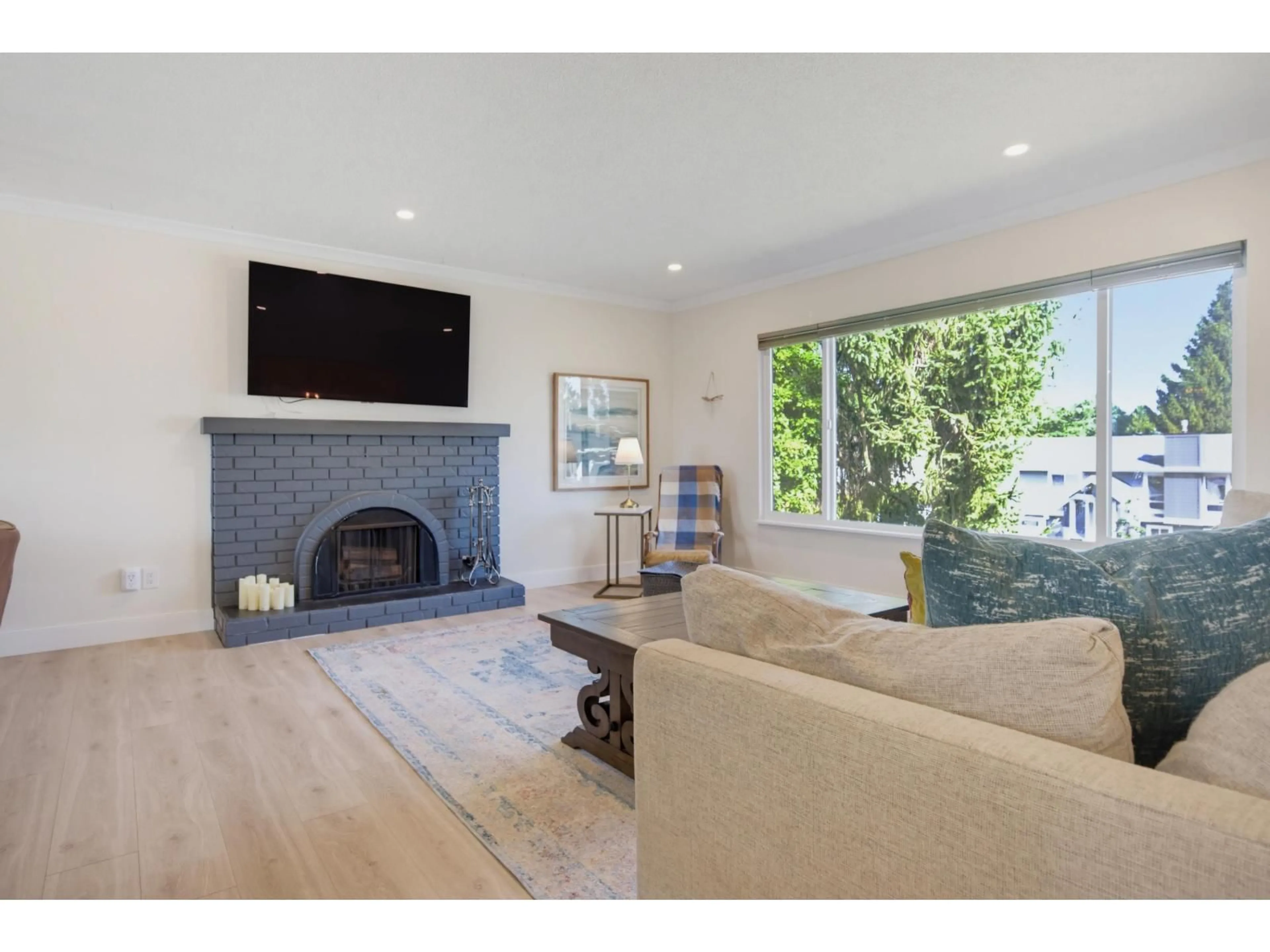 Living room with furniture, unknown for 26866 32A AVENUE, Langley British Columbia V4W3G4
