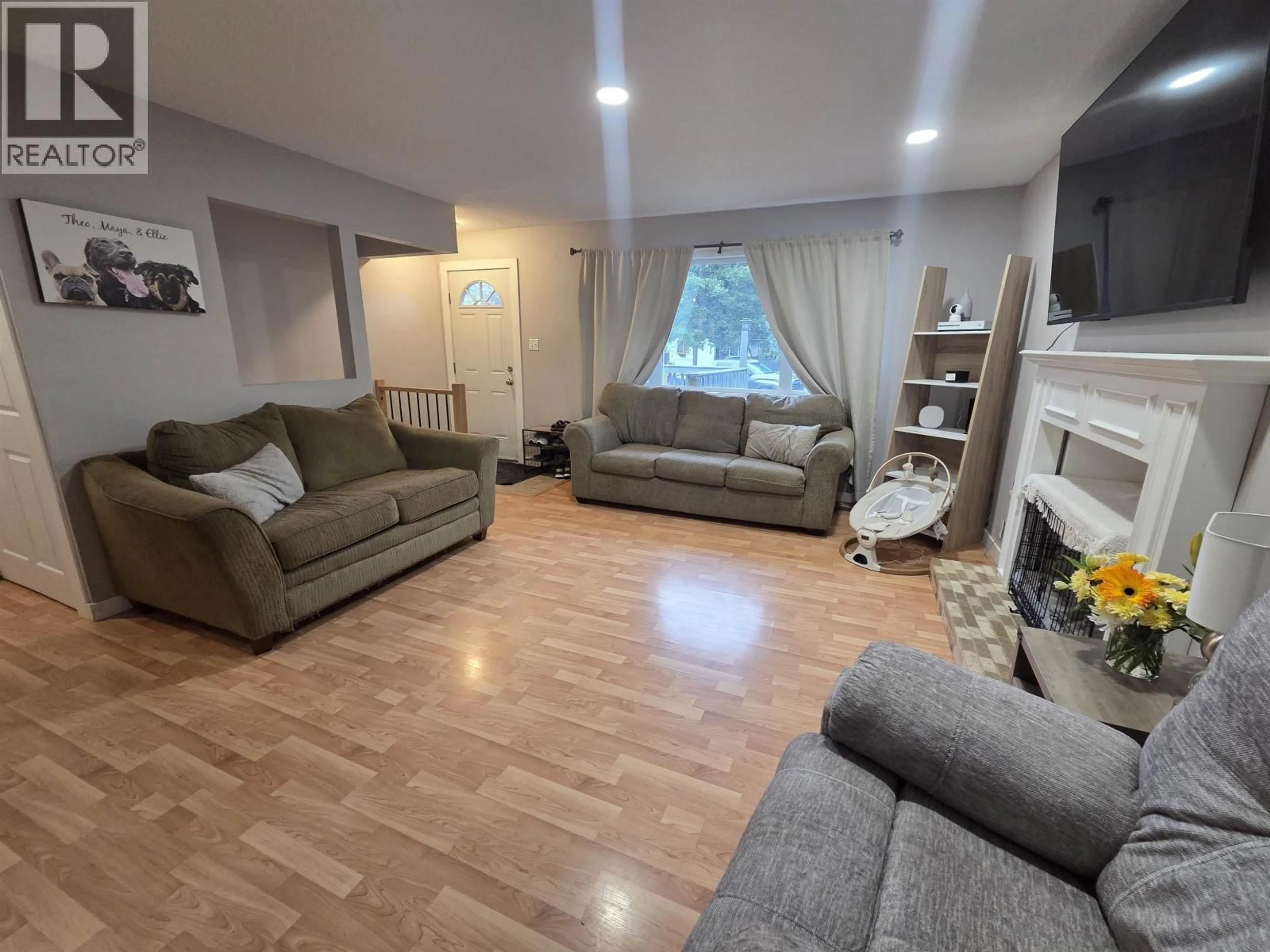 Living room with furniture, unknown for 7849 PIEDMONT CRESCENT, Prince George British Columbia V2N3K8