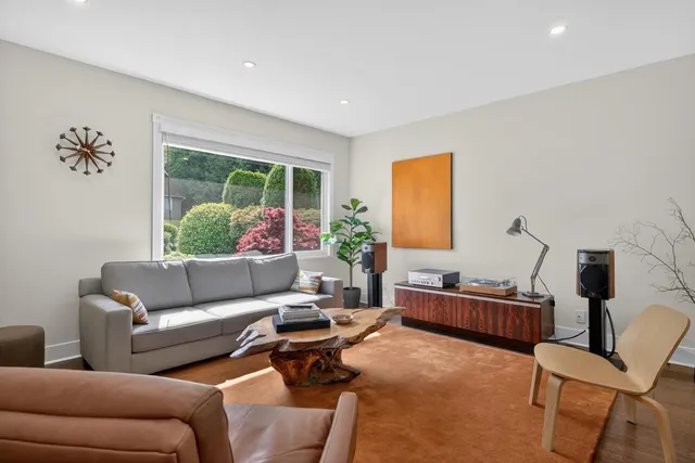 7159 YORK CRESCENT, Delta 3