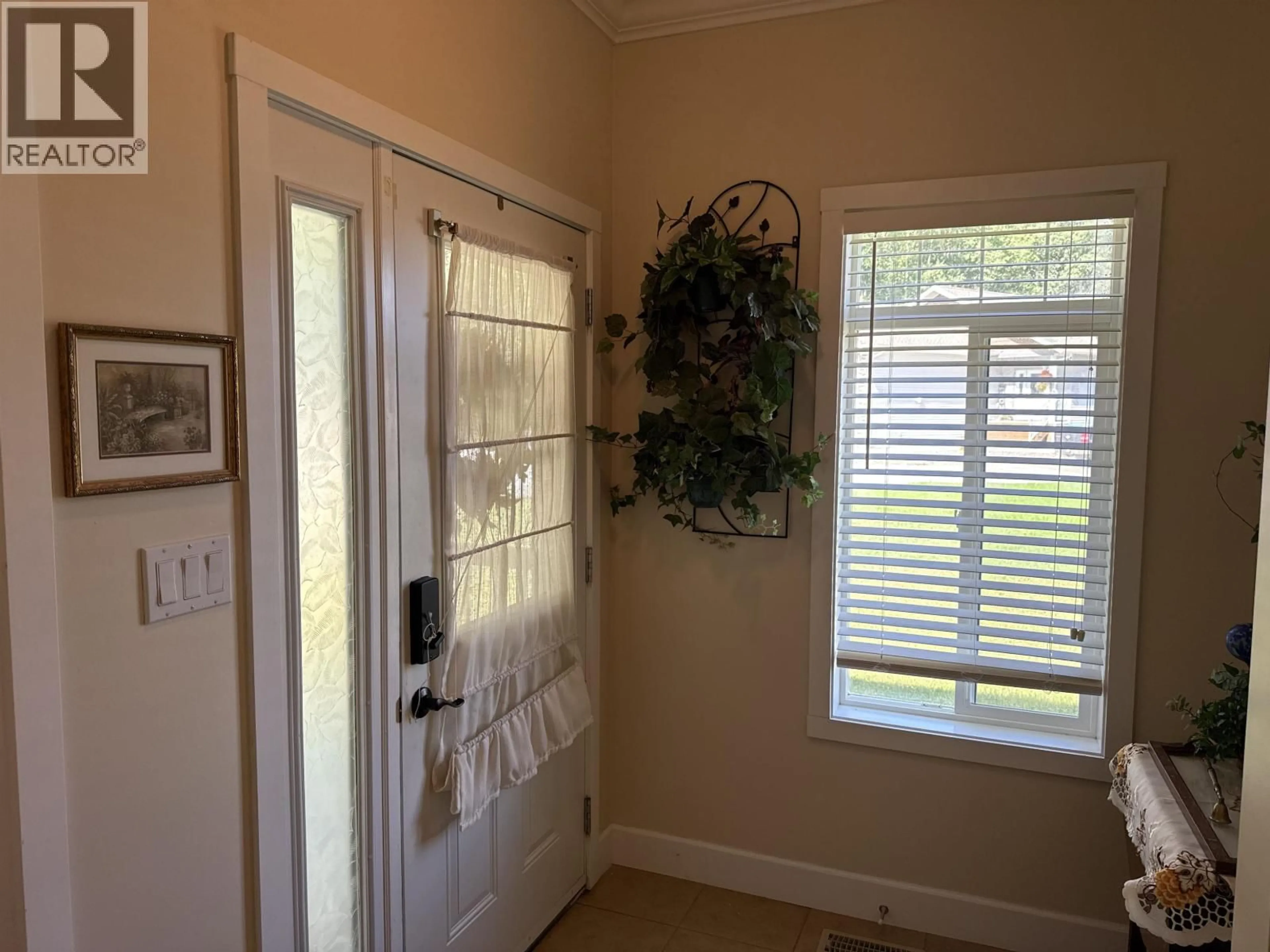 Indoor entryway for 154 - 1702 DYKE ROAD, Quesnel British Columbia V2J6A4