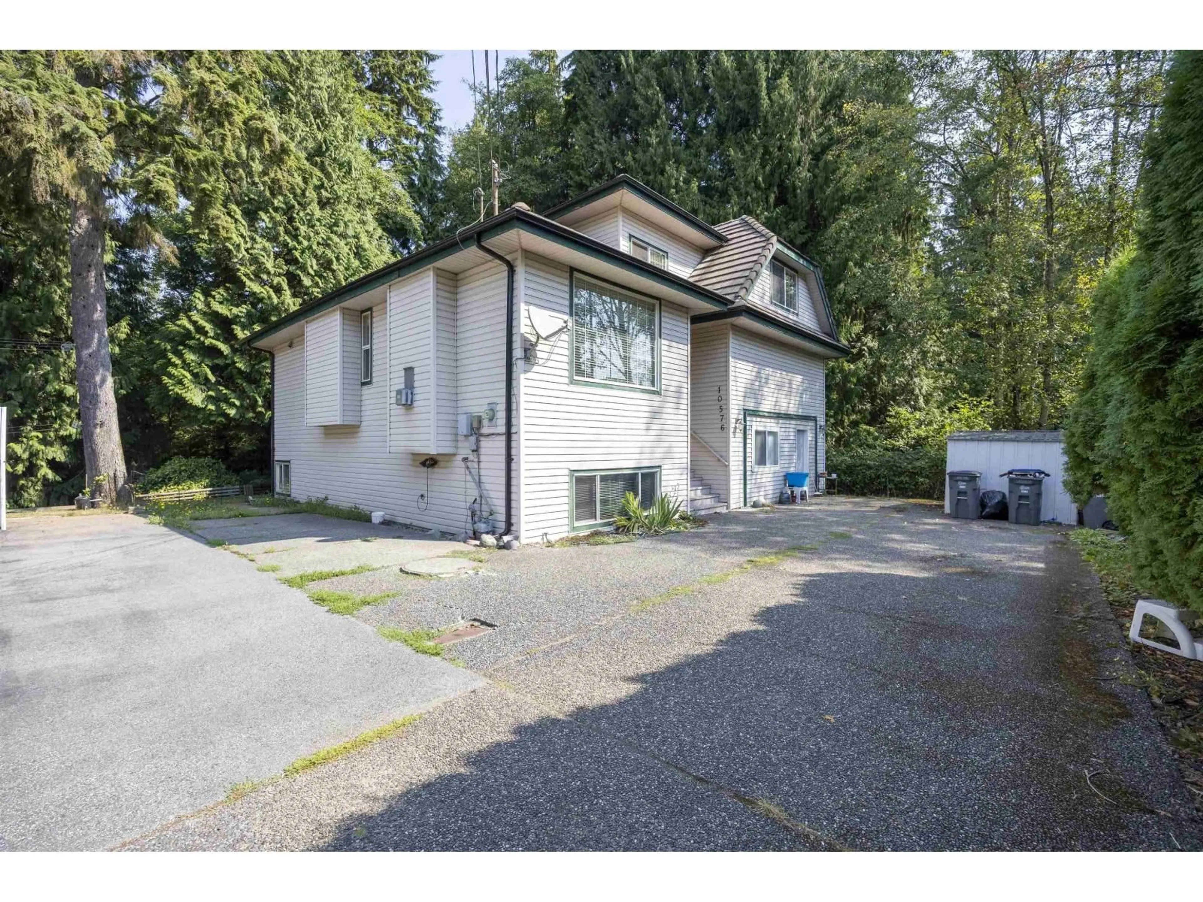 Unknown for 10576 154A STREET, Surrey British Columbia V3R4K1