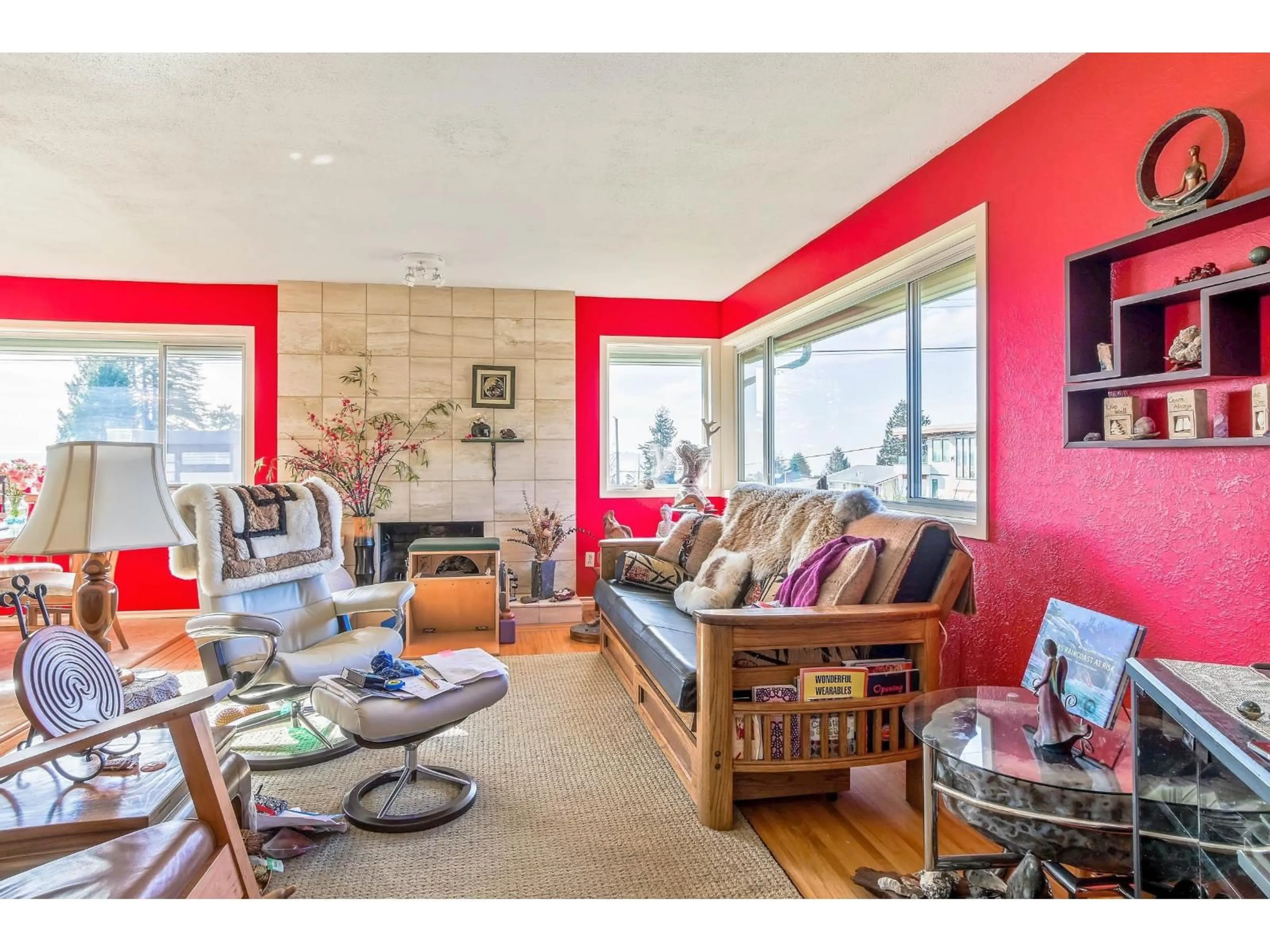 Living room with furniture, unknown for 15761 CLIFF AVENUE, White Rock British Columbia V4B1W4