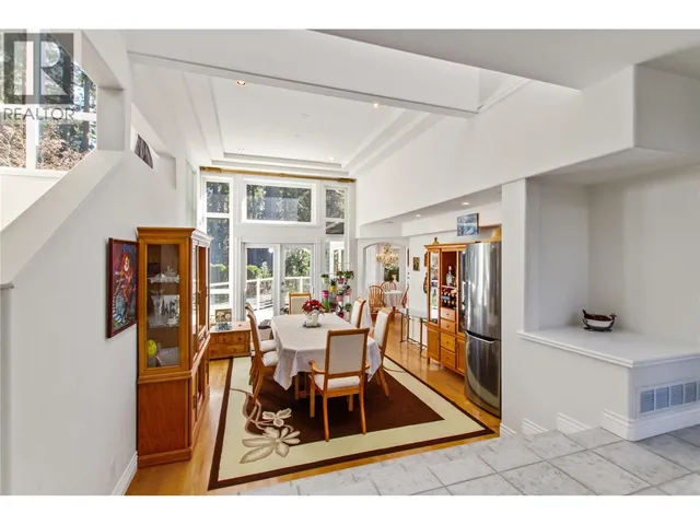3866 MICHENER WAY, North Vancouver 5
