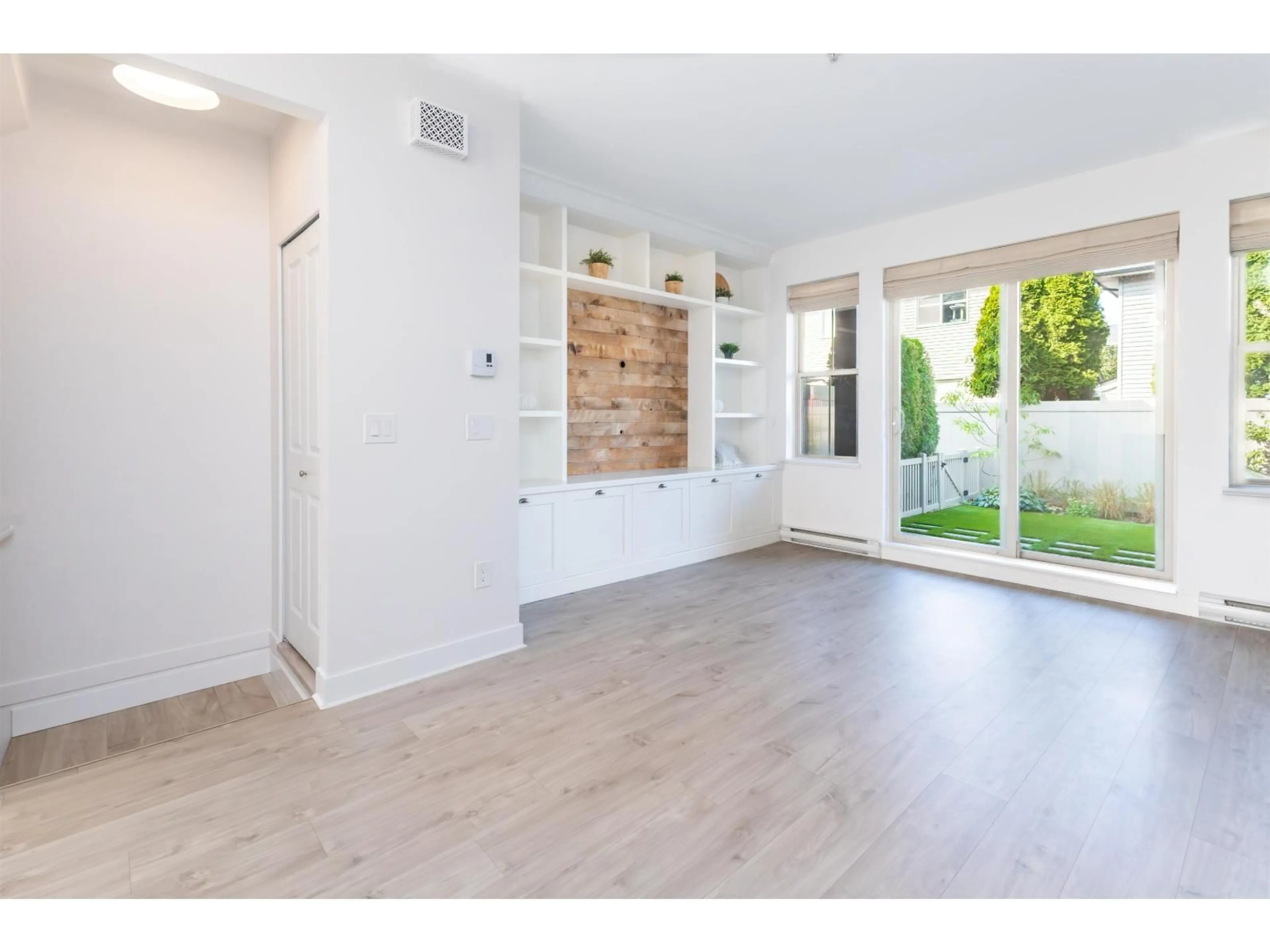 Indoor entryway for 60 - 9525 204 STREET, Langley British Columbia V1M0B9