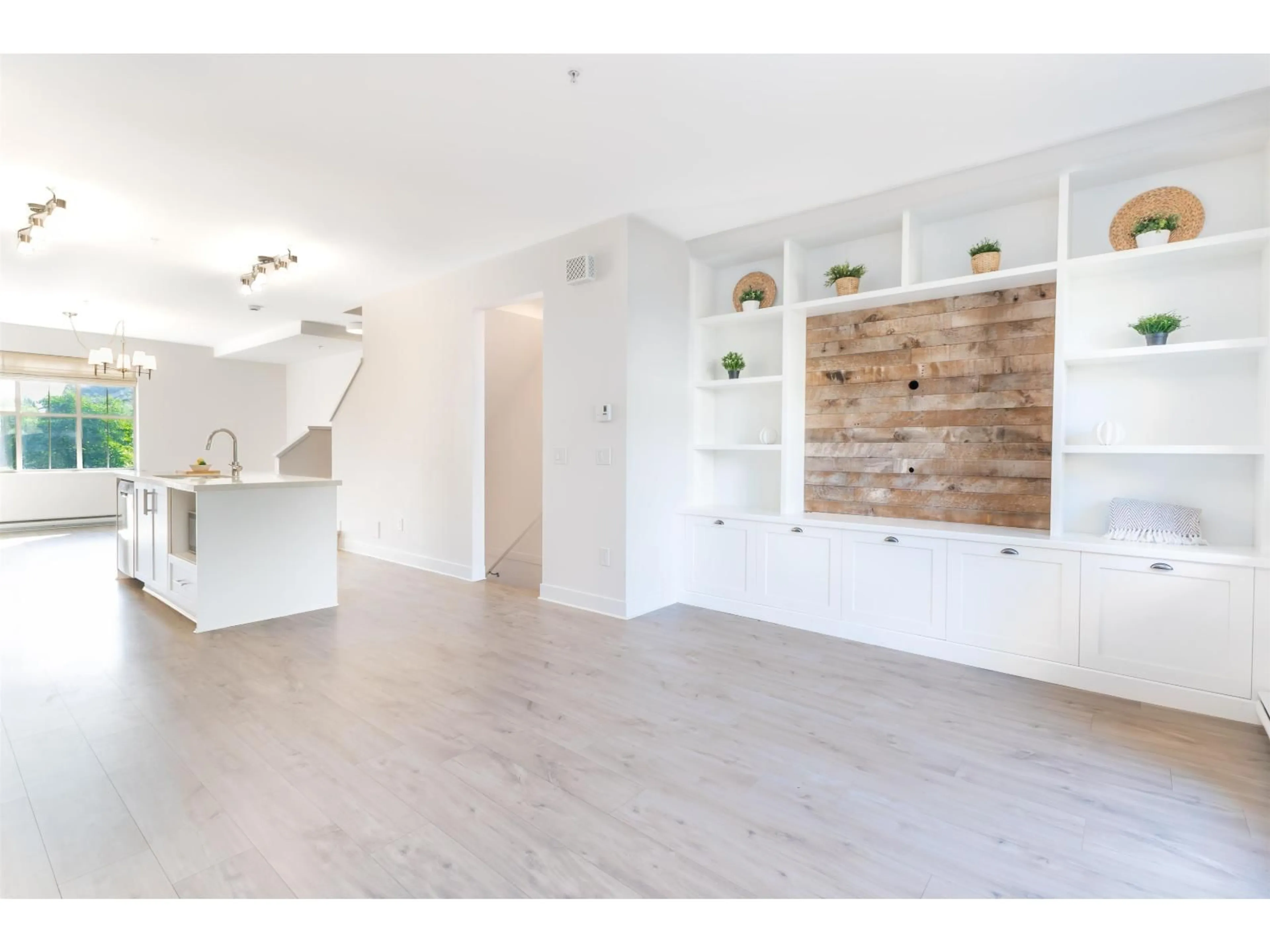 Open concept kitchen, wood/laminate floor for 60 - 9525 204 STREET, Langley British Columbia V1M0B9