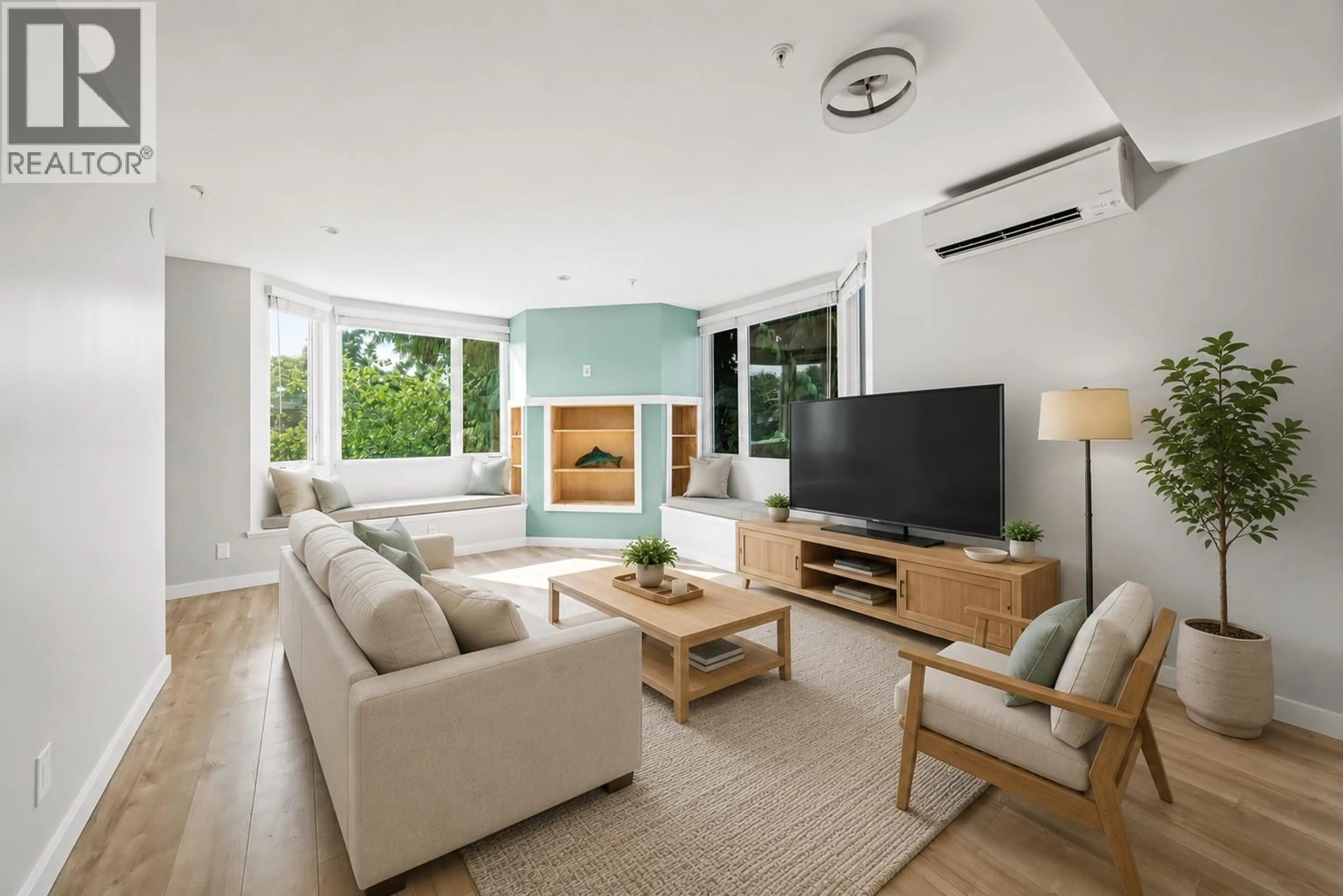 Living room with furniture, unknown for 122 LAKEWOOD DRIVE, Vancouver British Columbia V5L4L3