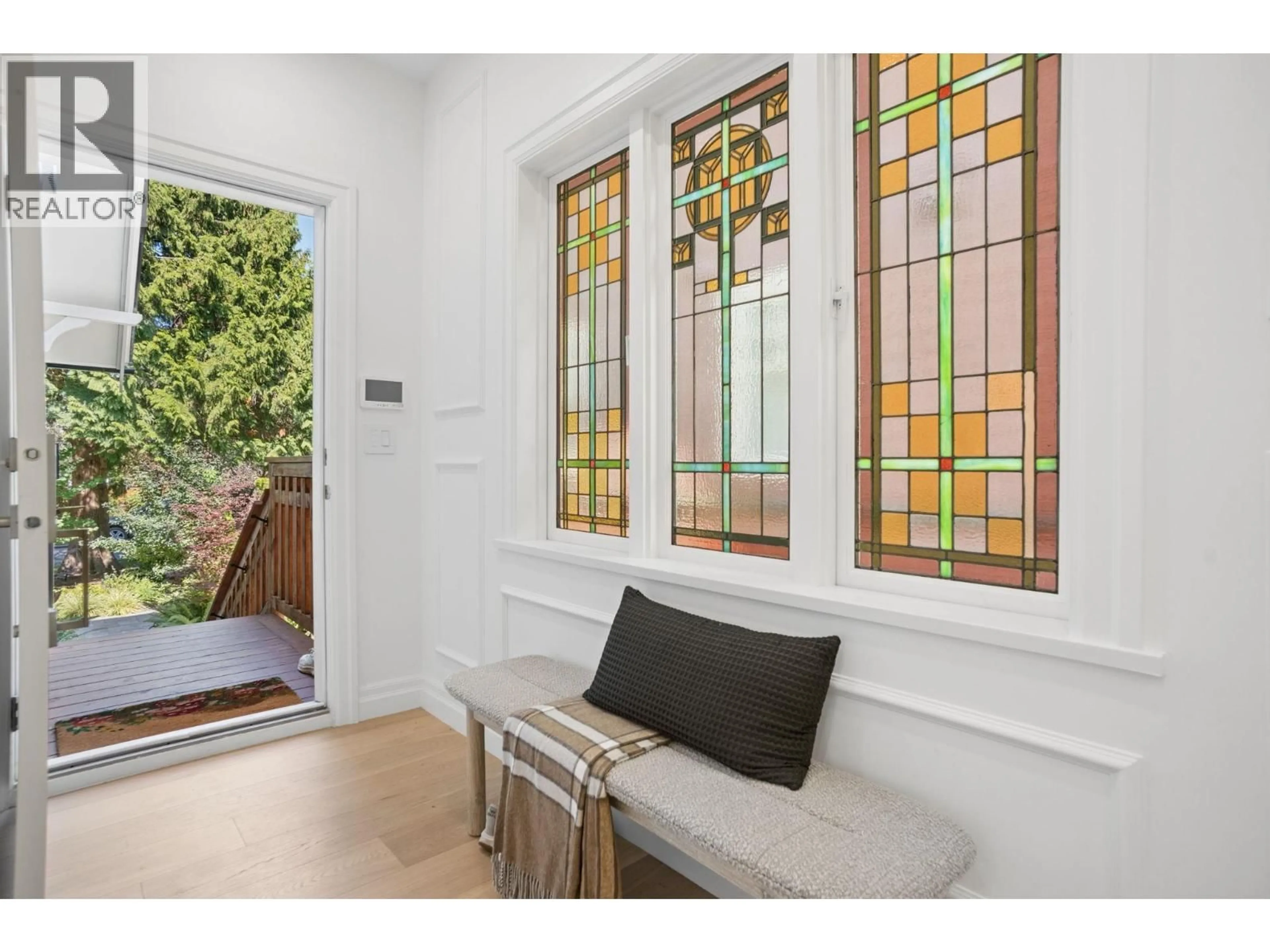 Indoor entryway for 2012 15TH AVENUE, Vancouver British Columbia V6J2L5