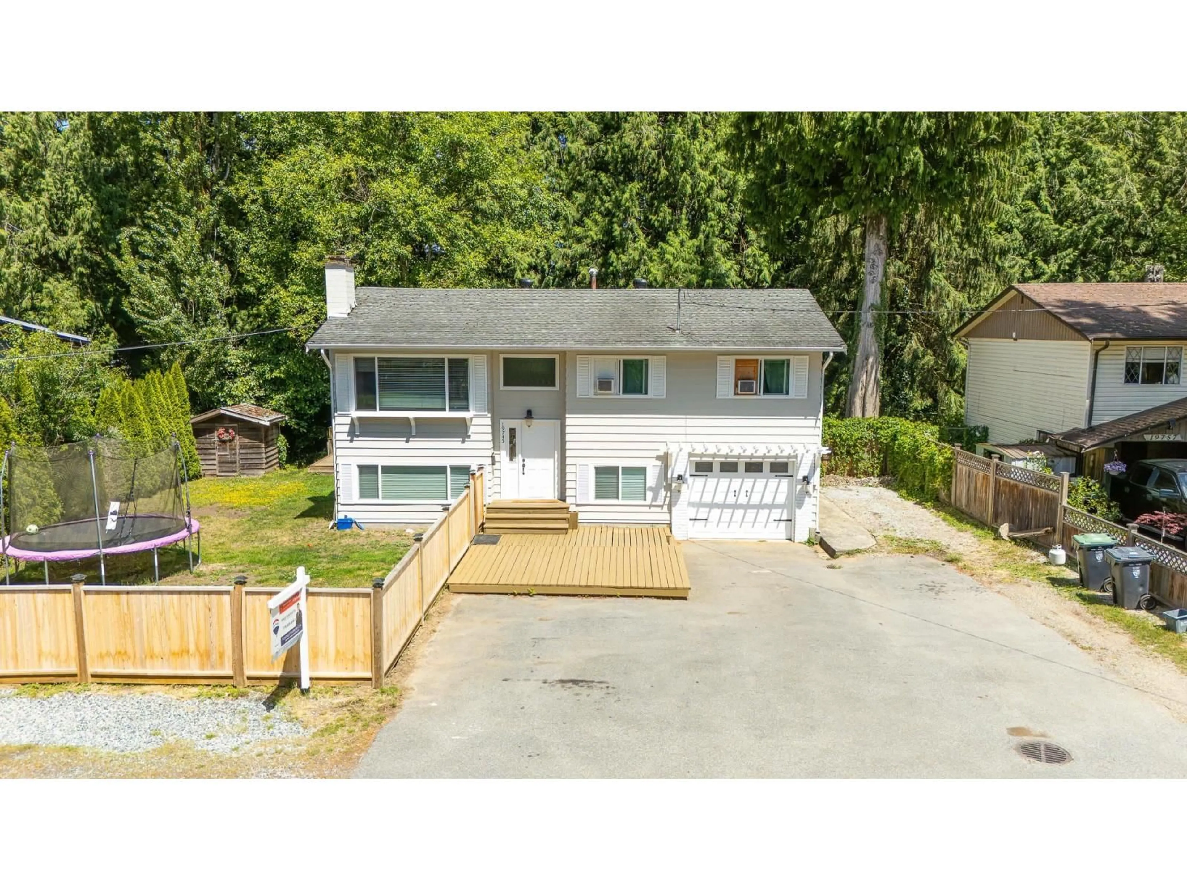 A pic from outside/outdoor area/front of a property/back of a property/a pic from drone, street for 19745 38A AVENUE, Langley British Columbia V3A4W7