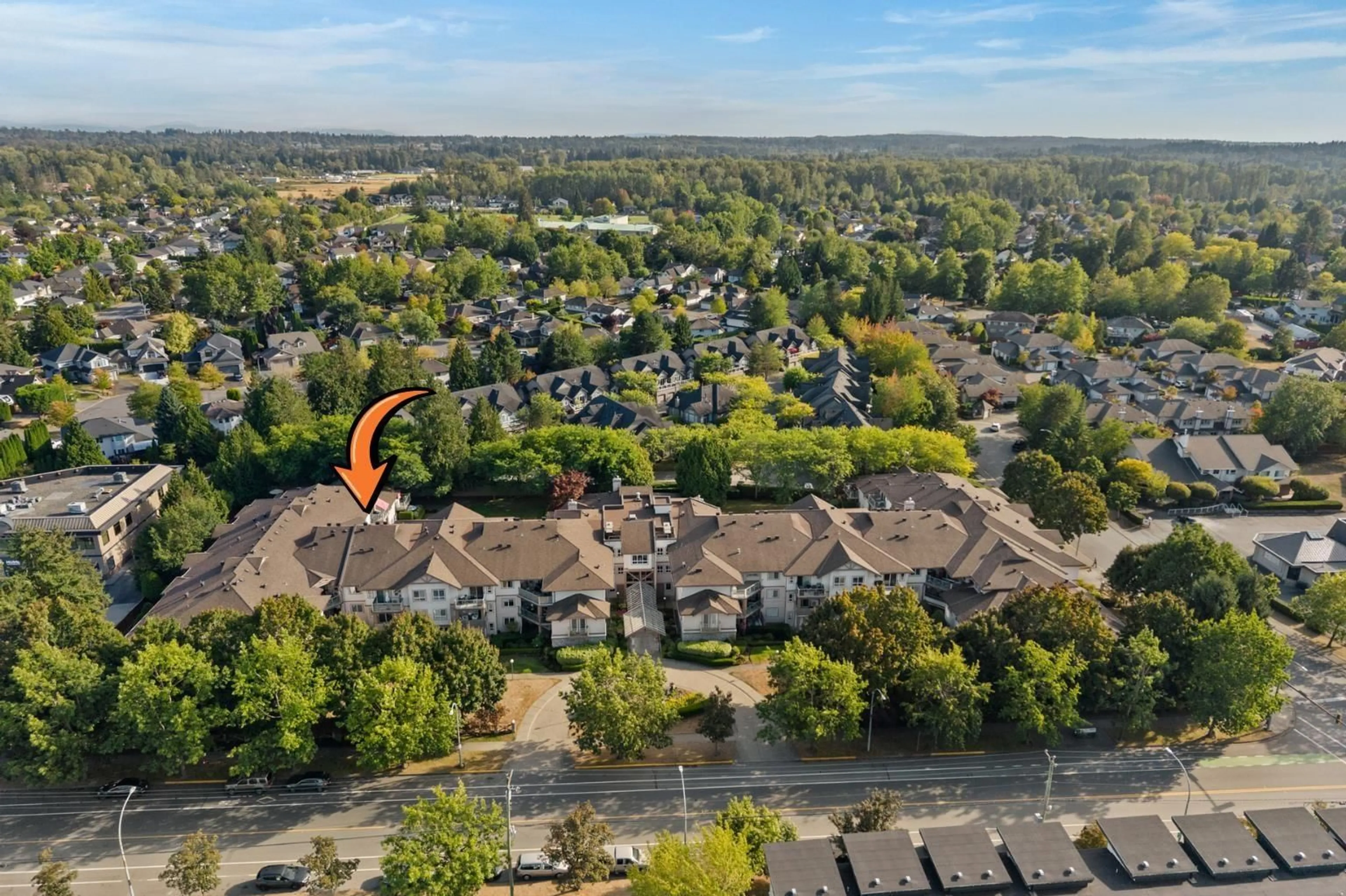 A pic from outside/outdoor area/front of a property/back of a property/a pic from drone, unknown for 315 - 22150 48 AVENUE, Langley British Columbia V3A8R5