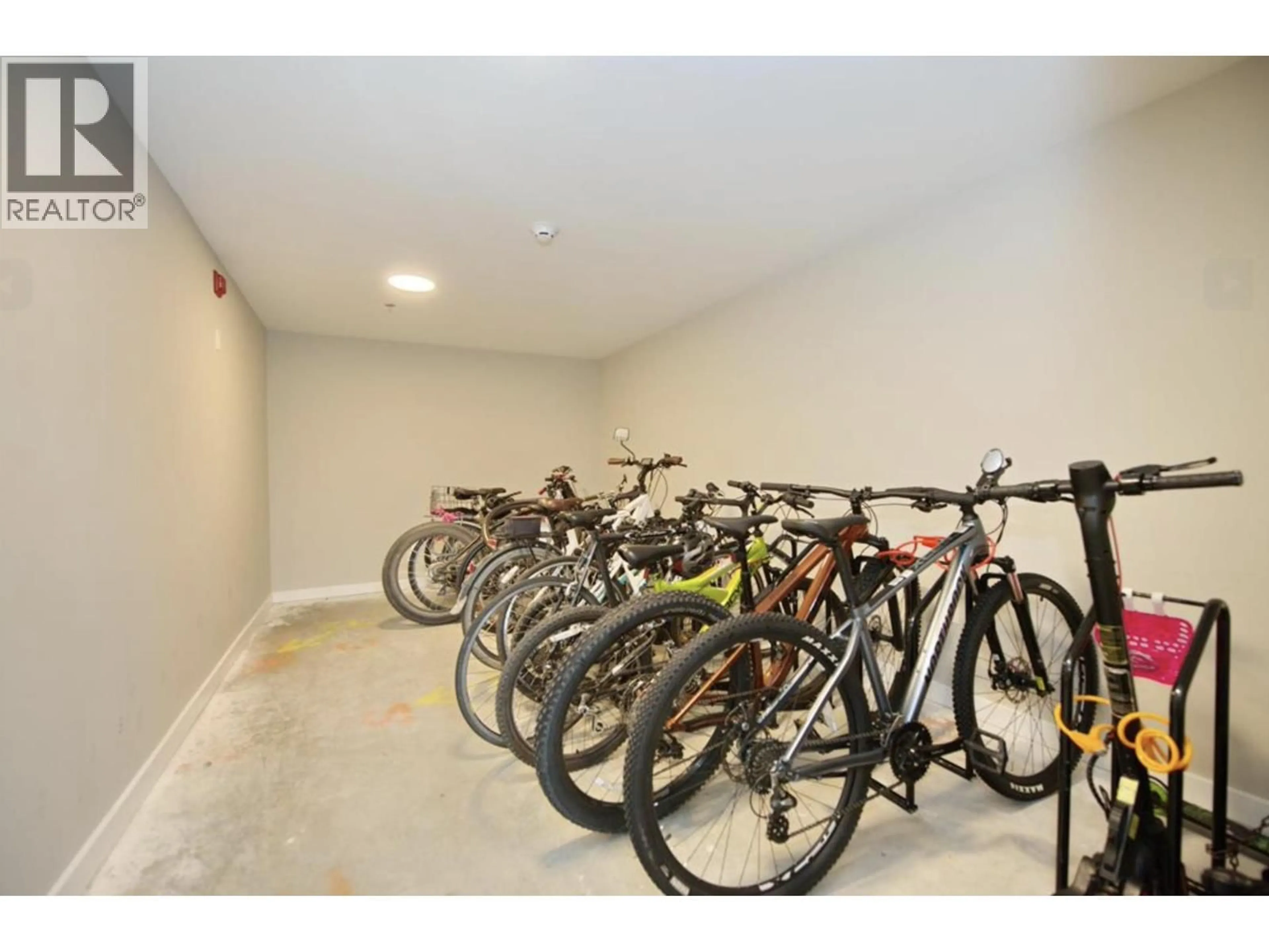Indoor garage for 116 - 22562 121 AVENUE, Maple Ridge British Columbia V2X3Y8