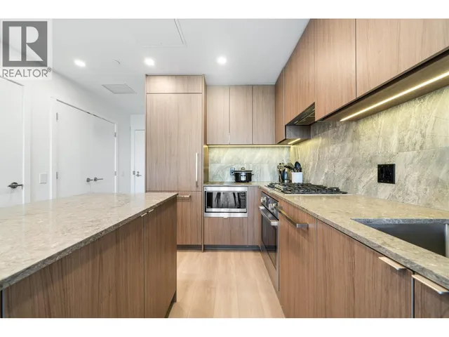 1806 - 626 CLAREMONT STREET, Coquitlam 3