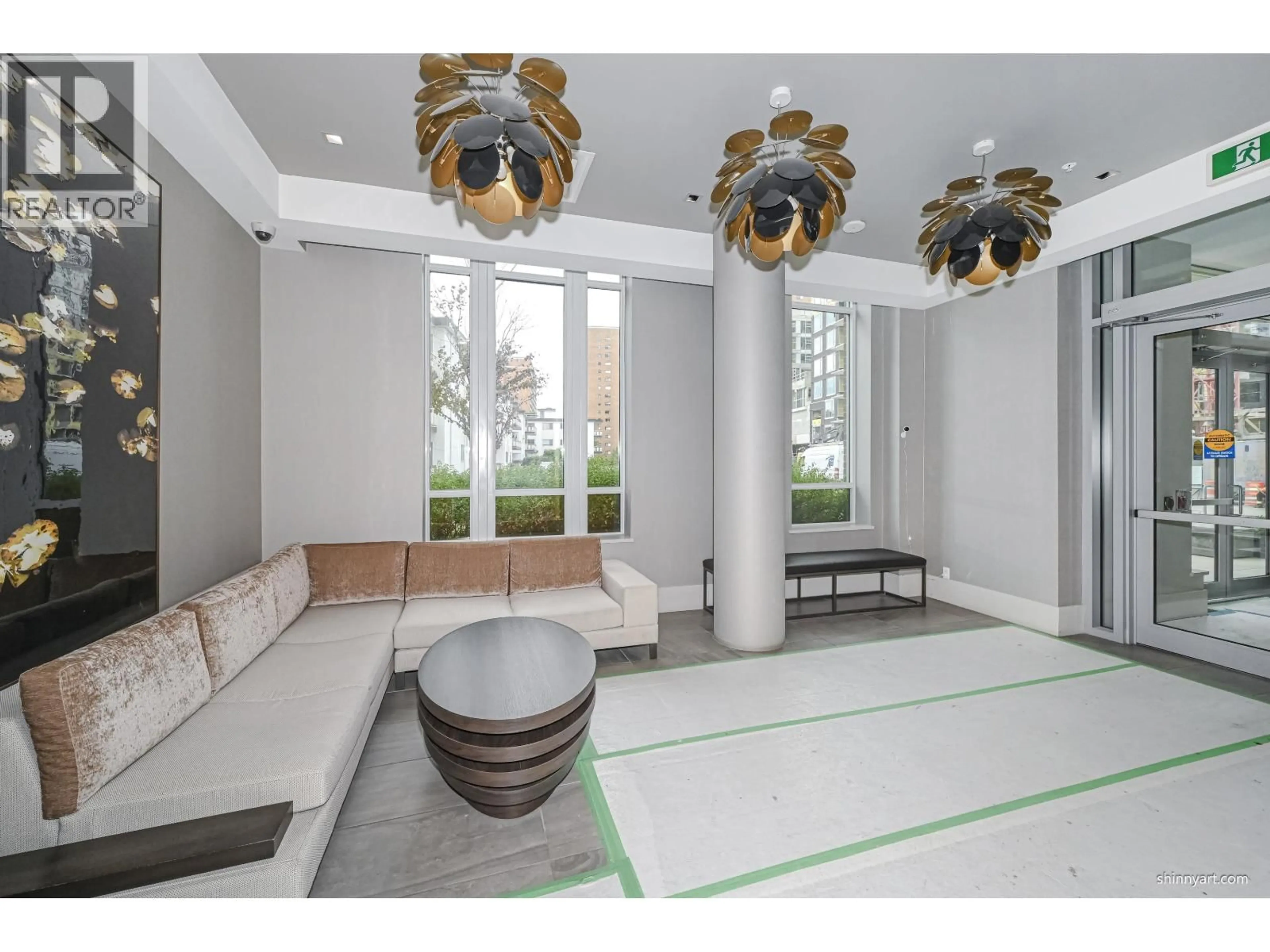 Indoor foyer for 802 - 7333 MURDOCH AVENUE, Richmond British Columbia V6Y0J8