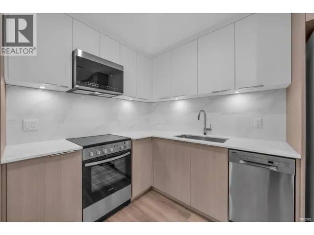1726 TEMPLETON DRIVE, Vancouver 3