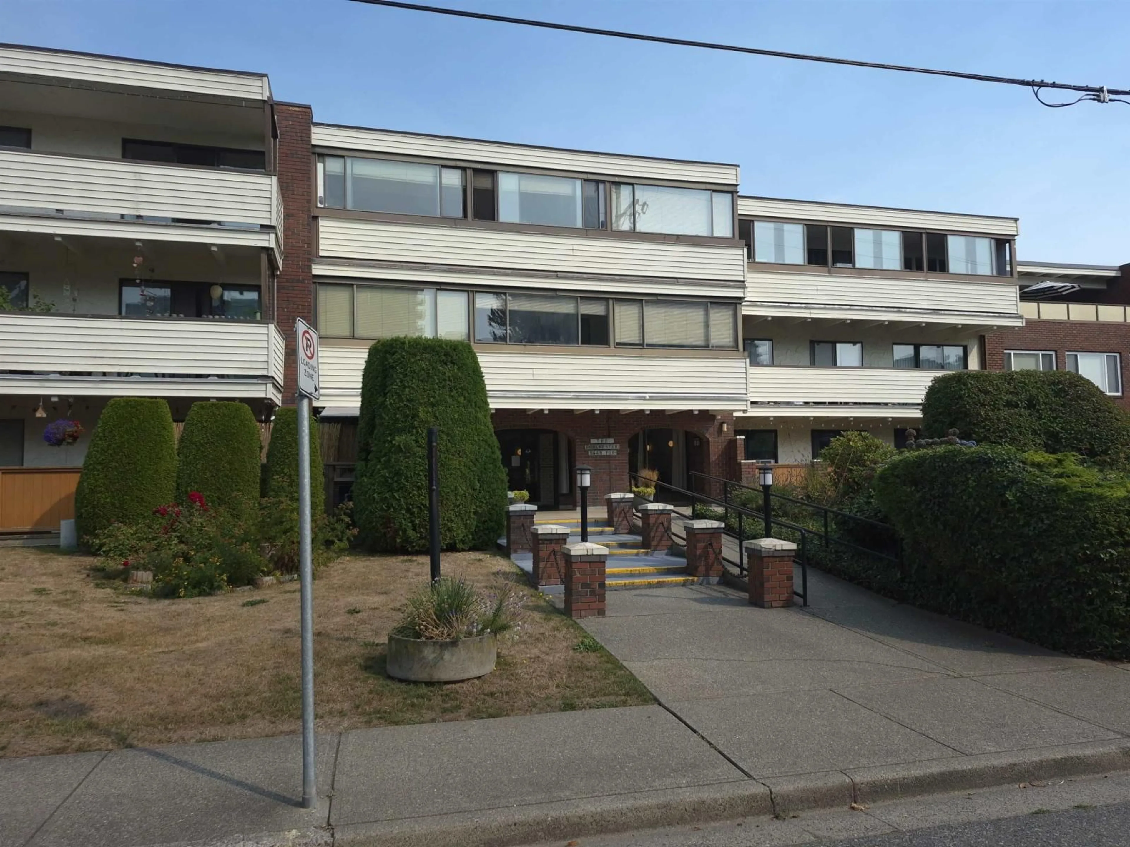 Patio, street for 313 - 1448 FIR STREET, White Rock British Columbia V4B4B4