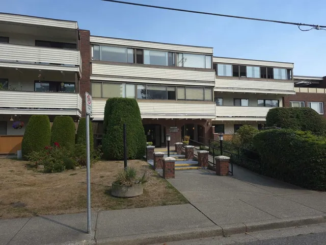 313 - 1448 FIR STREET, White Rock 2