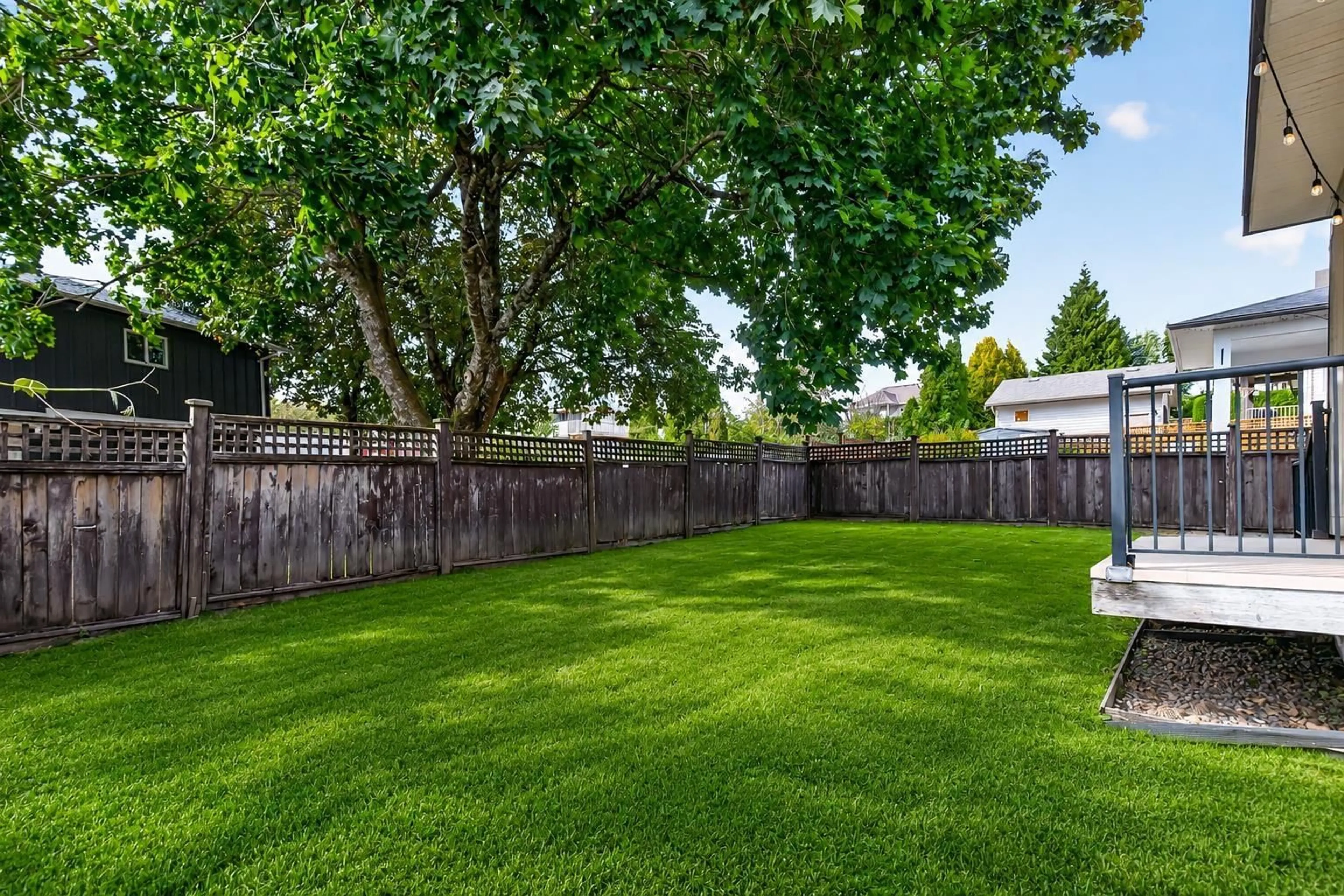 Patio, street for 7041 198A STREET, Langley British Columbia V2Y3H6
