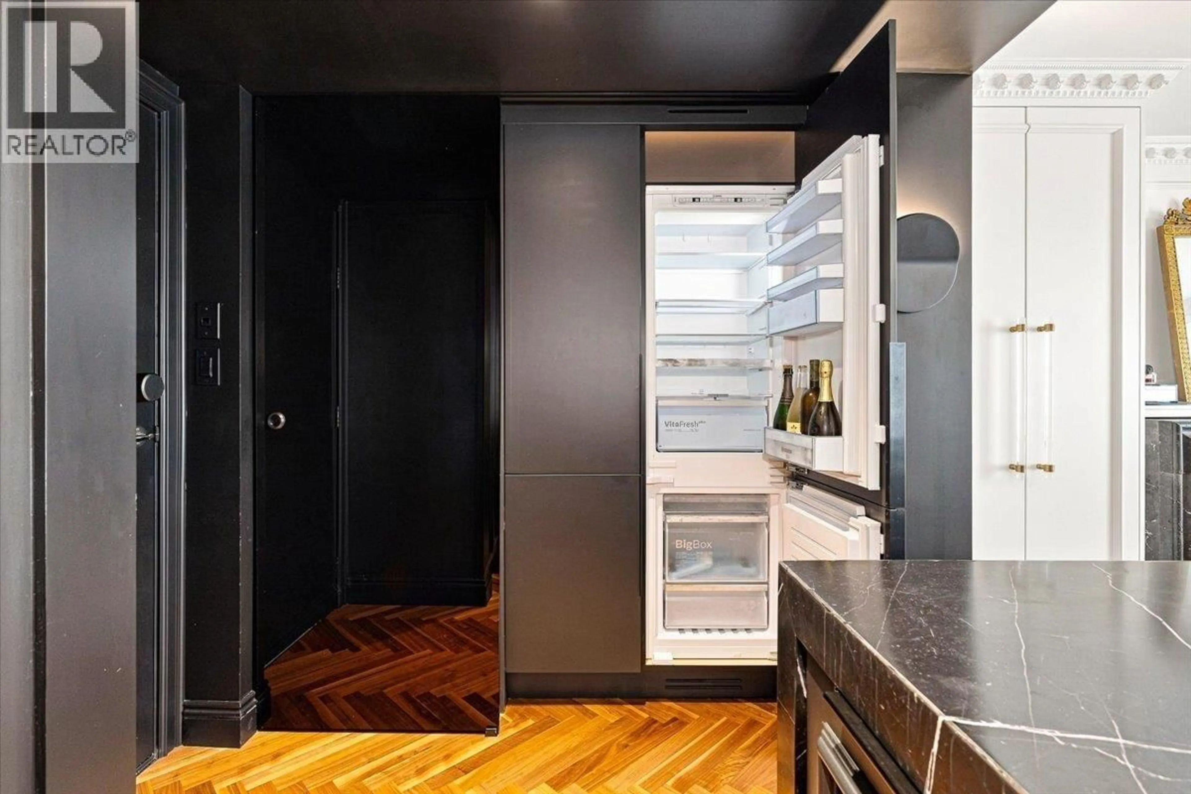 Contemporary kitchen, unknown for 2503 - 198 AQUARIUS MEWS, Vancouver British Columbia V6Z2Y4