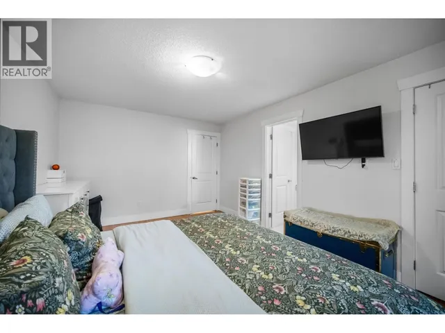 3580 BARGEN DRIVE, Richmond 5