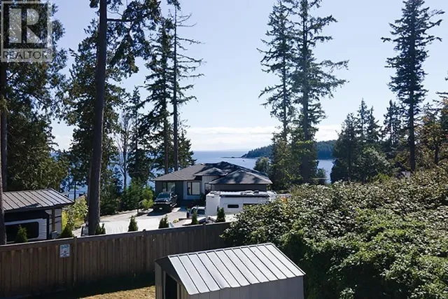 6173 BLIGH ROAD, Sechelt