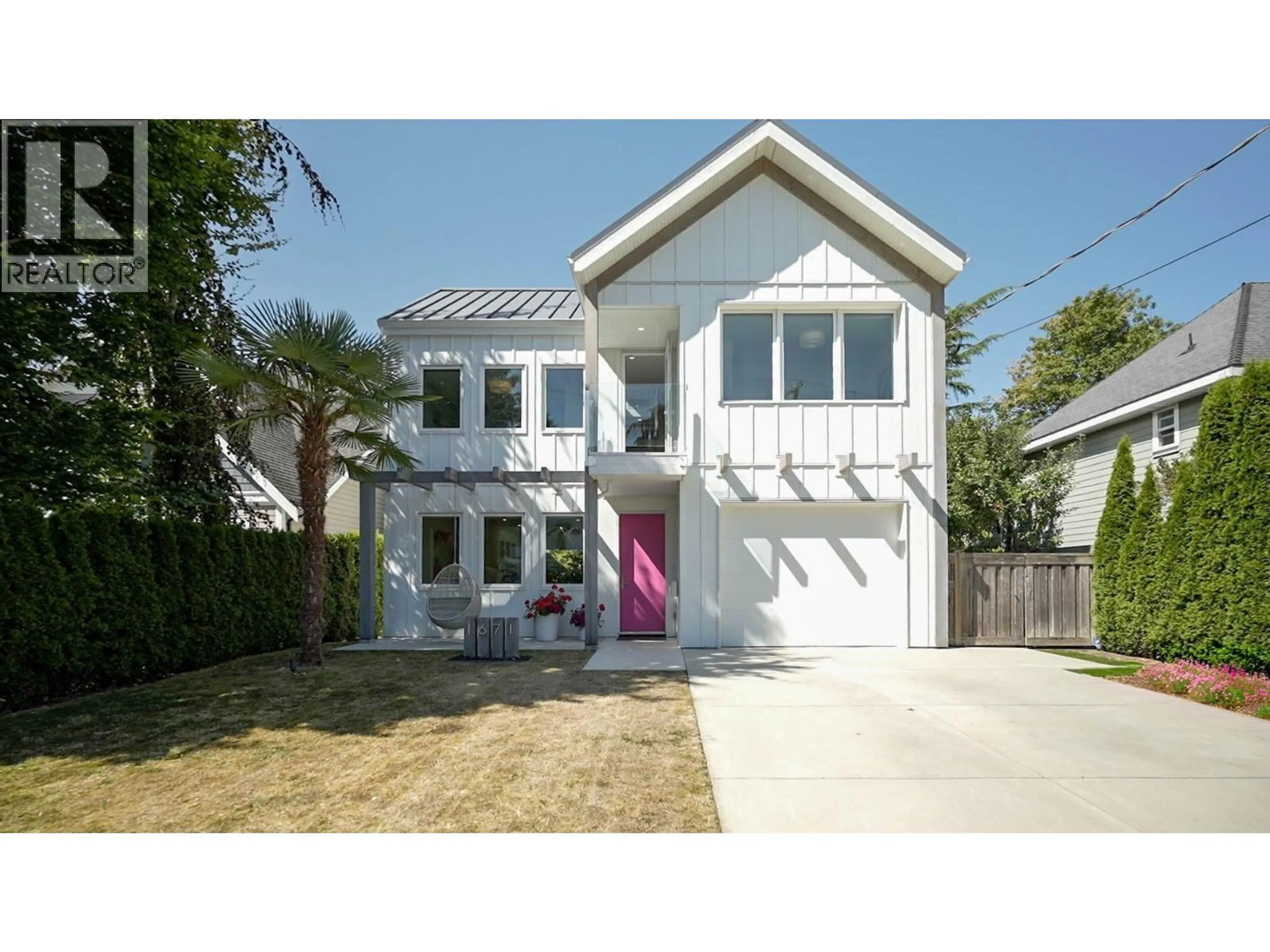 Home with vinyl exterior material, street for 1671 FARRELL CRESCENT, Delta British Columbia V4L1T9