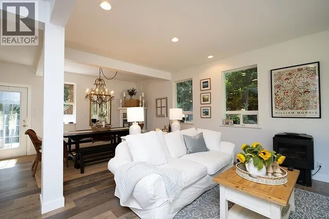 1172 CEDAR GROVE ROAD, Roberts Creek