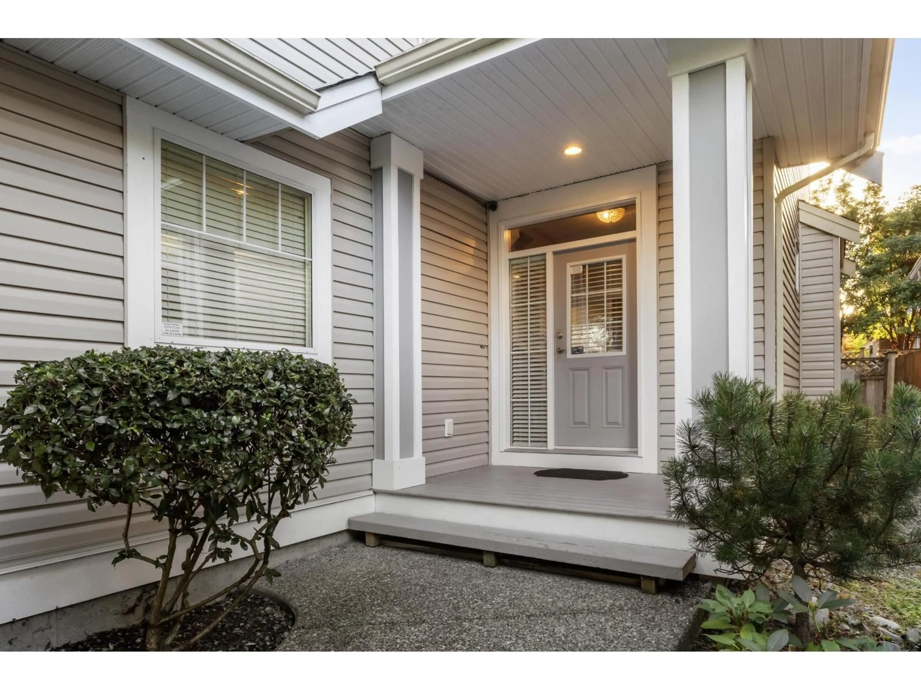 Indoor entryway for 8197 212 STREET, Langley British Columbia V2Y2C9