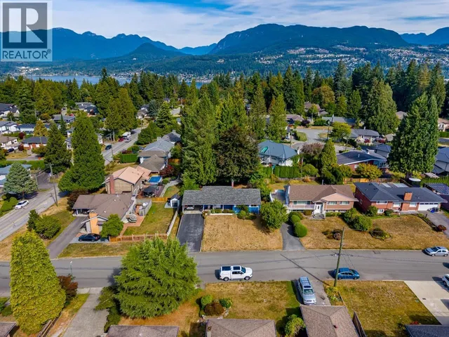 1721 BOWMAN AVENUE, Coquitlam 4