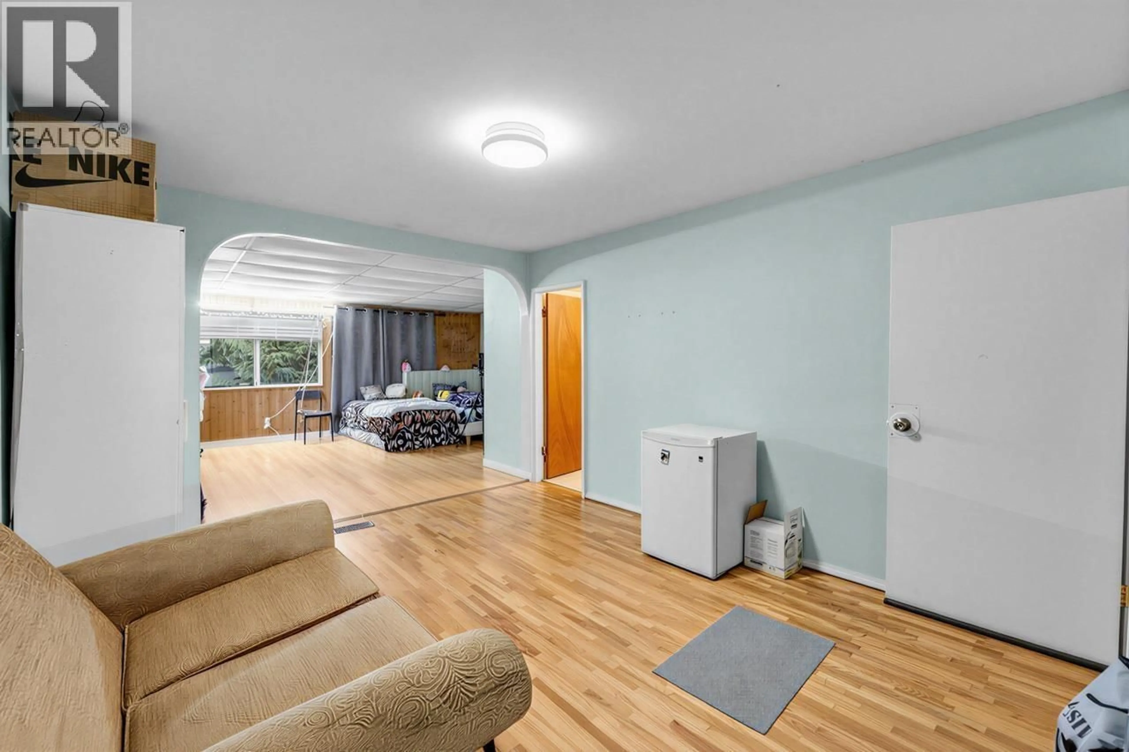 Living room with furniture, unknown for 7674 BURRIS STREET, Burnaby British Columbia V5E1Z3