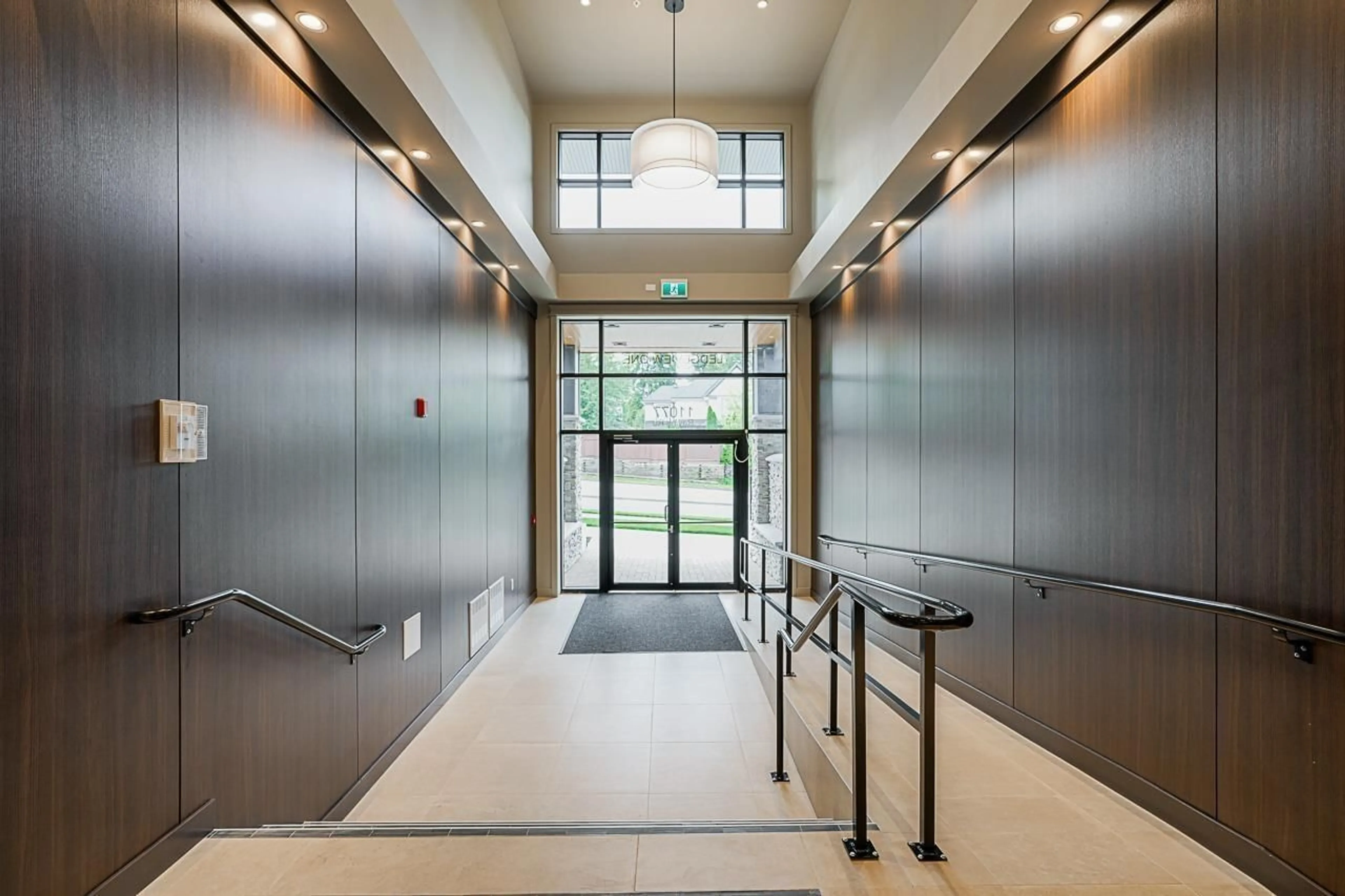 Indoor foyer for 515 - 11077 RAVINE ROAD, Surrey British Columbia V3T3X5