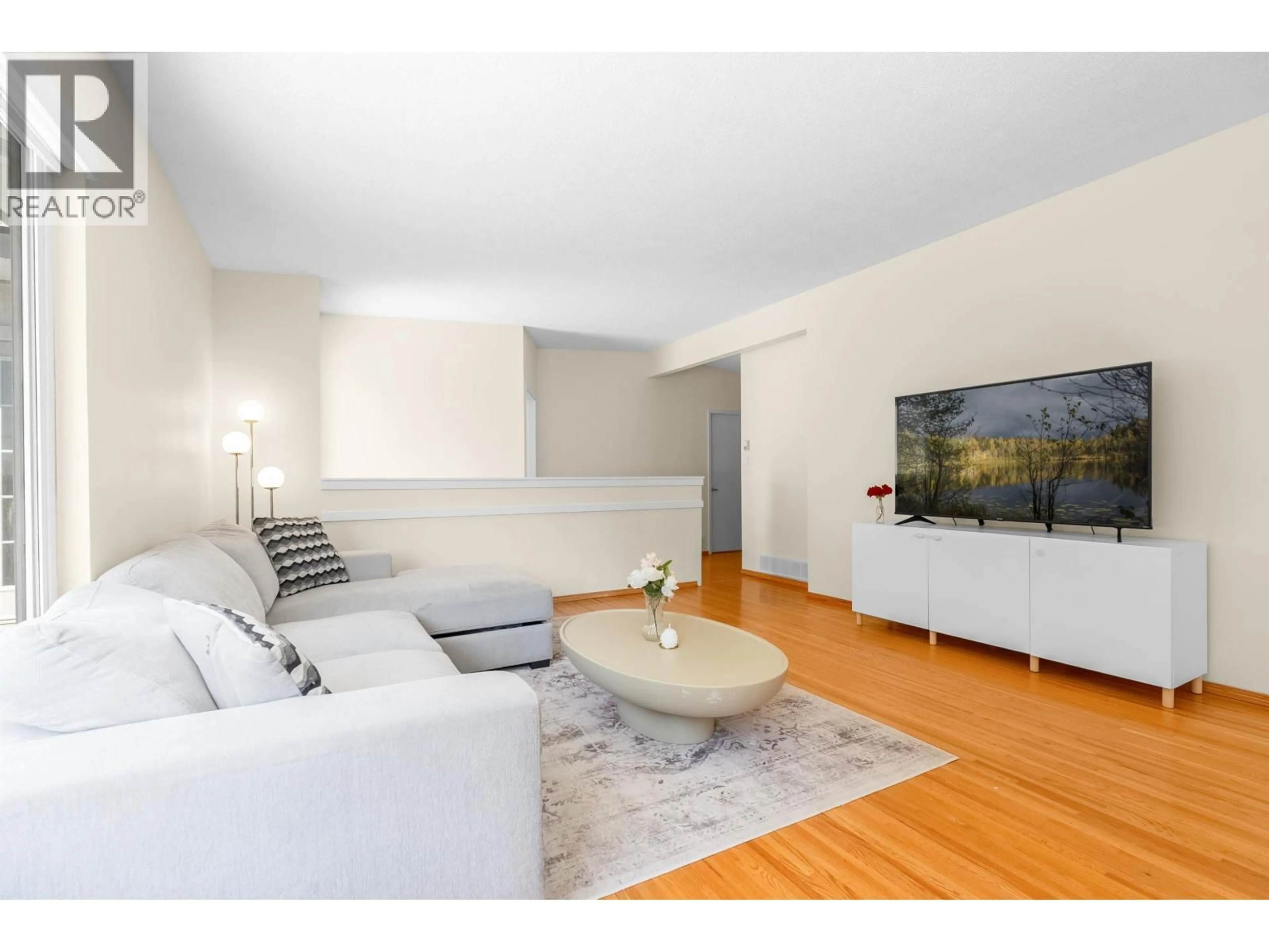 Living room with furniture, unknown for 646 WINDSOR ROAD, North Vancouver British Columbia V7N1K7